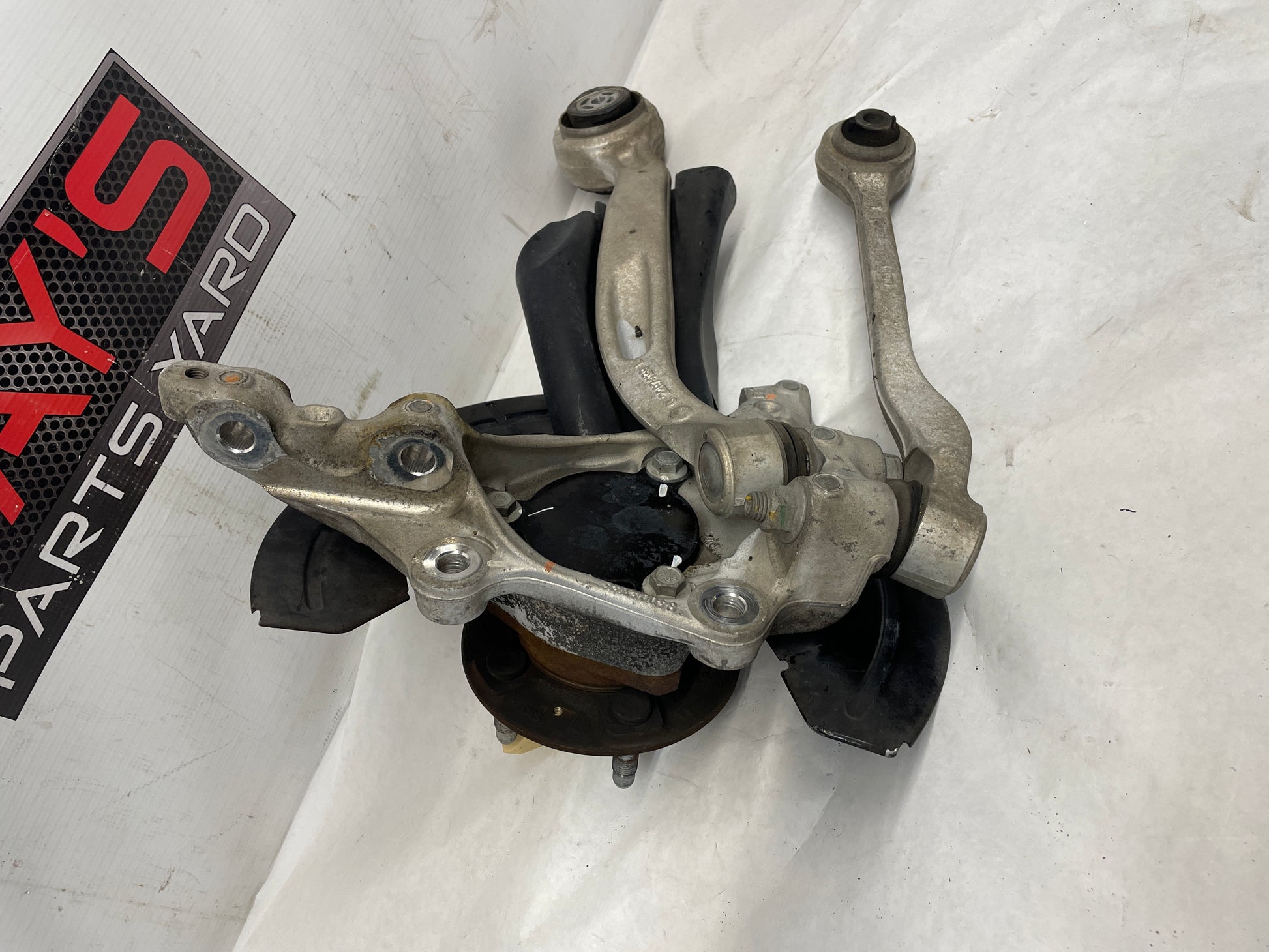 2018 Chevy Camaro SS LH Driver Front Spindle Knuckle Hub Control Arms Knee Assembly OEM - Day's Parts Yard