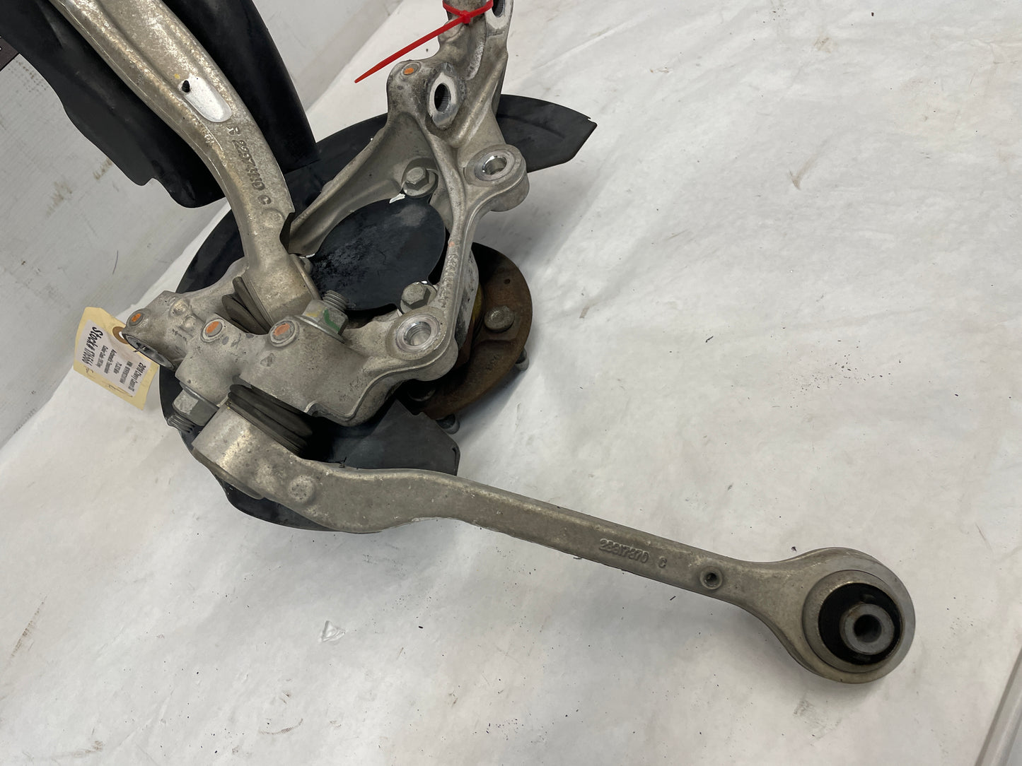 2018 Chevy Camaro SS RH Passenger Front Knuckle Hub Control Arms Knee Assembly OEM - Day's Parts Yard