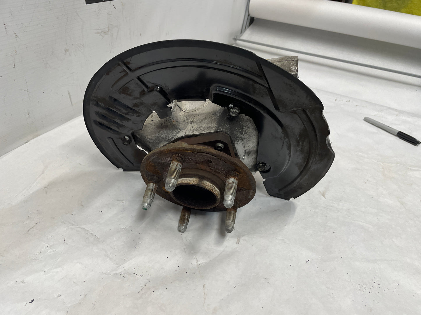 2018 Chevy Camaro SS RH Passenger Front Knuckle Hub Control Arms Knee Assembly OEM - Day's Parts Yard