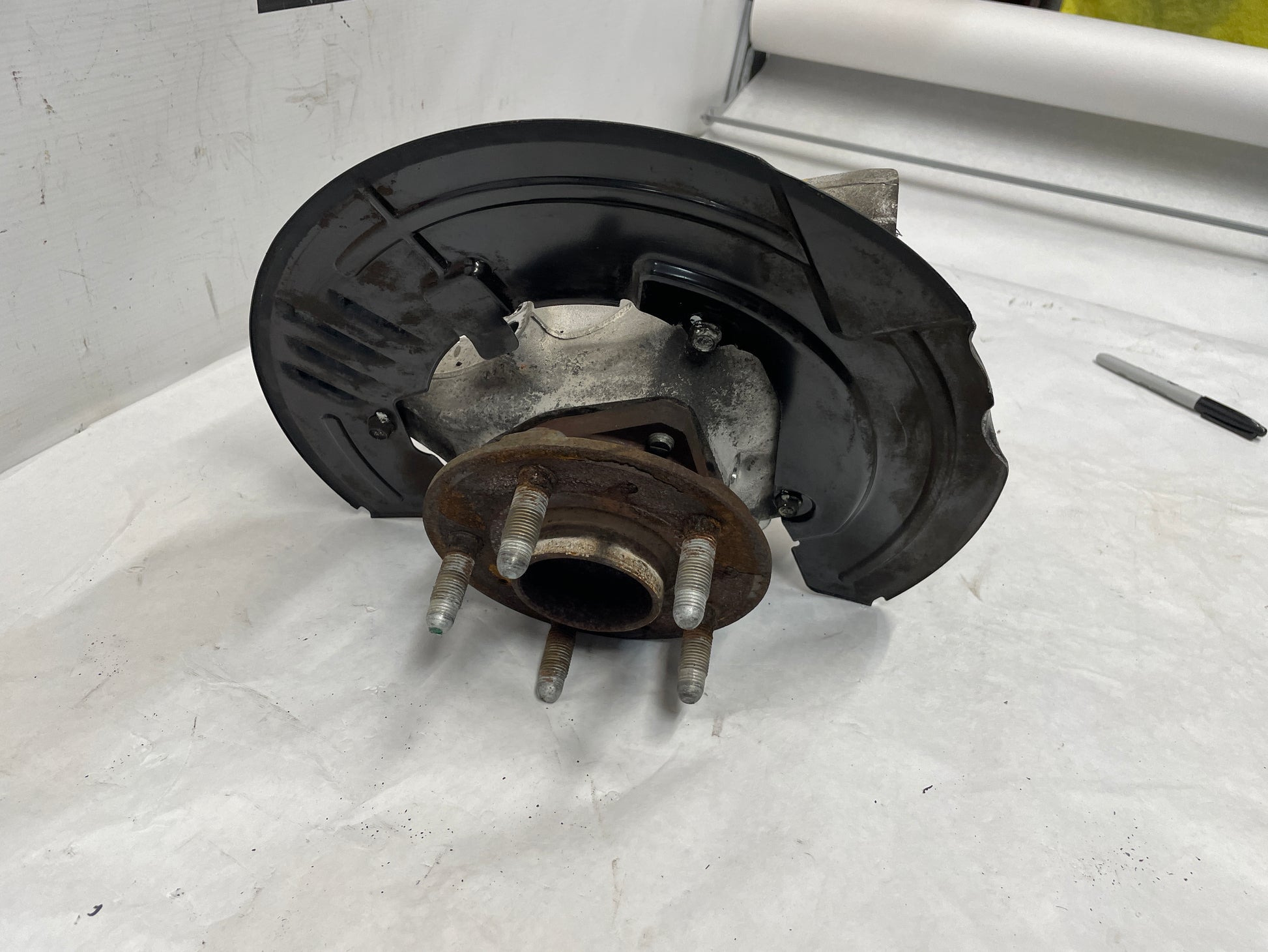 2018 Chevy Camaro SS RH Passenger Front Knuckle Hub Control Arms Knee Assembly OEM - Day's Parts Yard