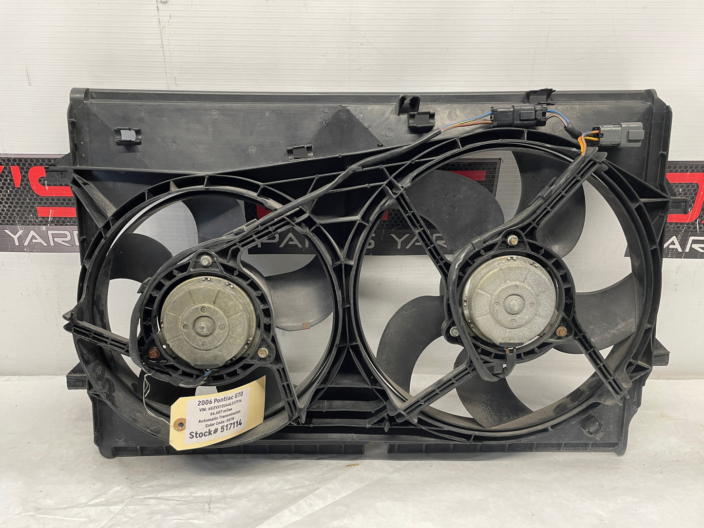 2006 Pontiac GTO Dual Radiator Electric Cooling Fans Shroud Assembly OEM