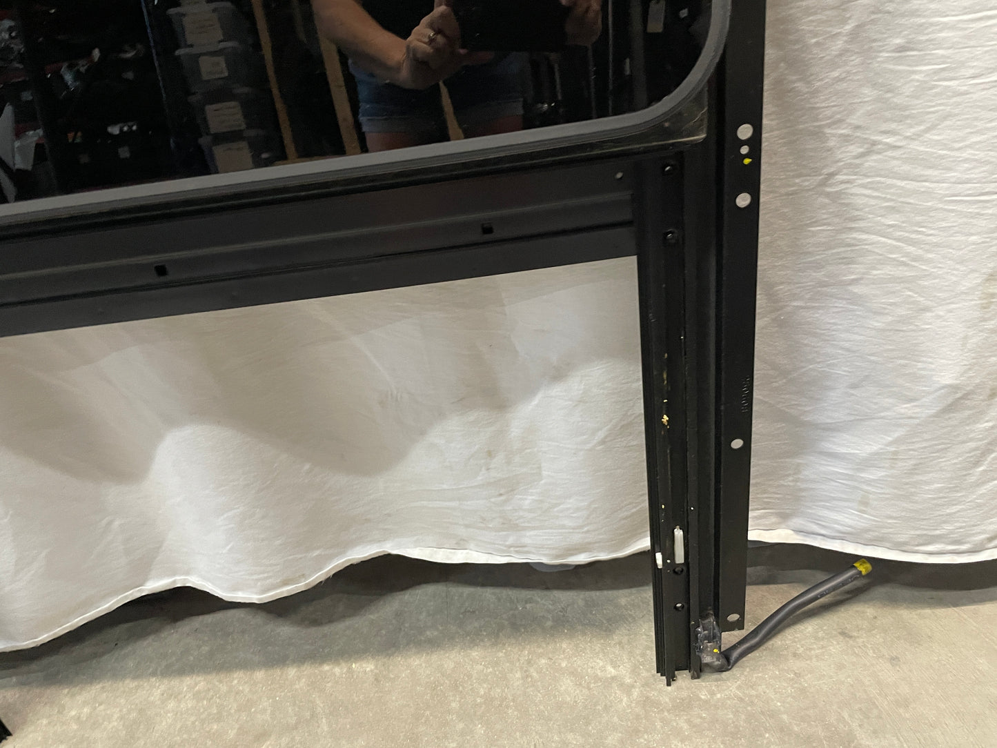 2009 Pontiac G8 Sun Moon Roof Sunroof Moonroof OEM - Day's Parts Yard