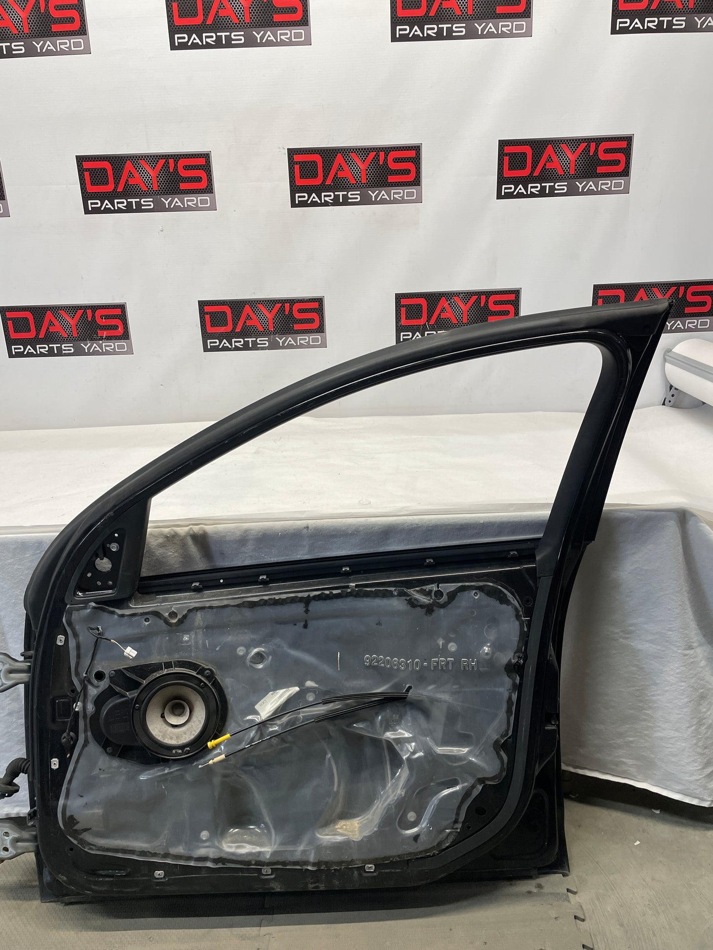 2009 Pontiac G8 GT Passenger RH Front Door OEM