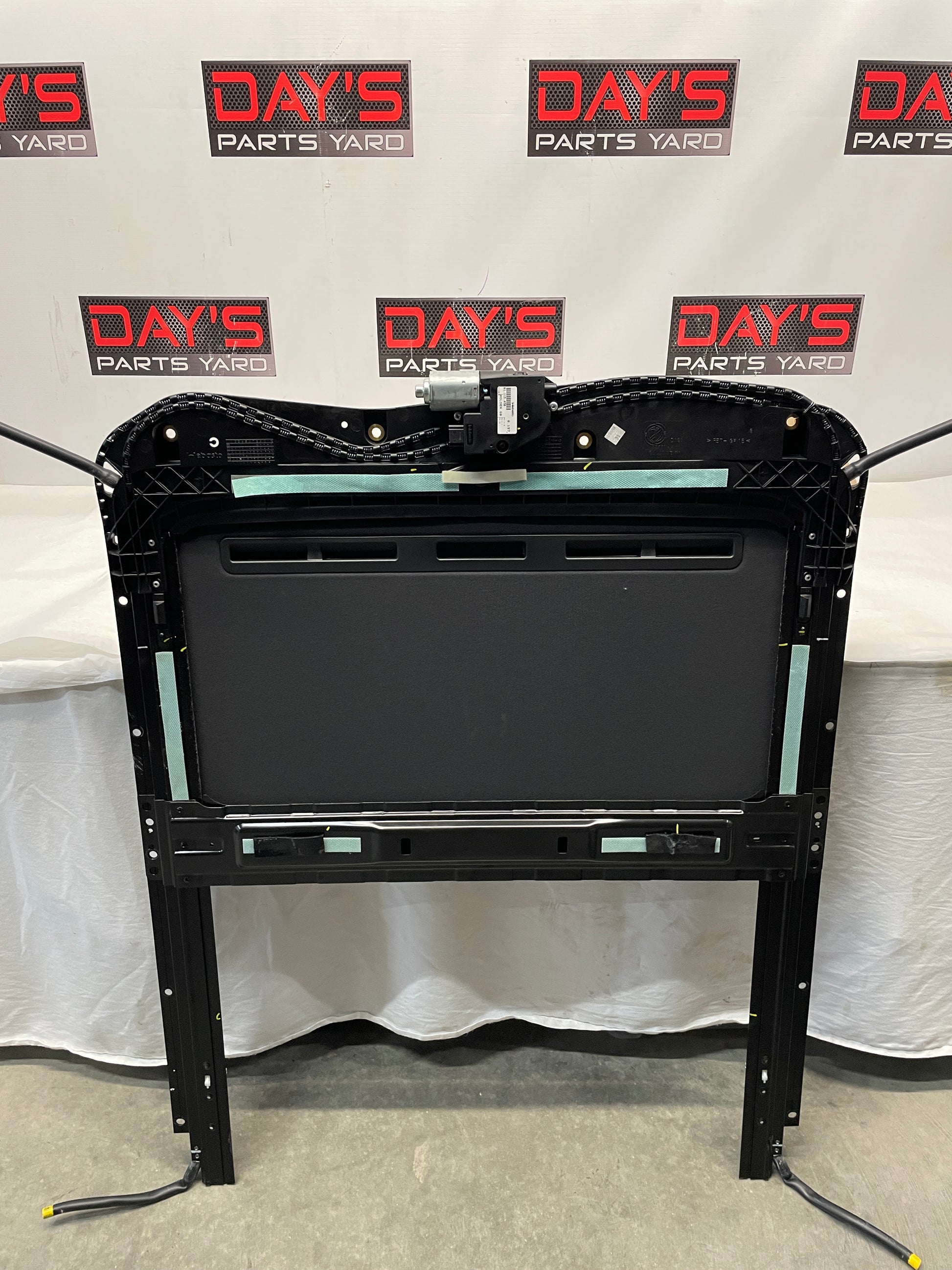 2009 Pontiac G8 Sun Moon Roof Sunroof Moonroof OEM - Day's Parts Yard