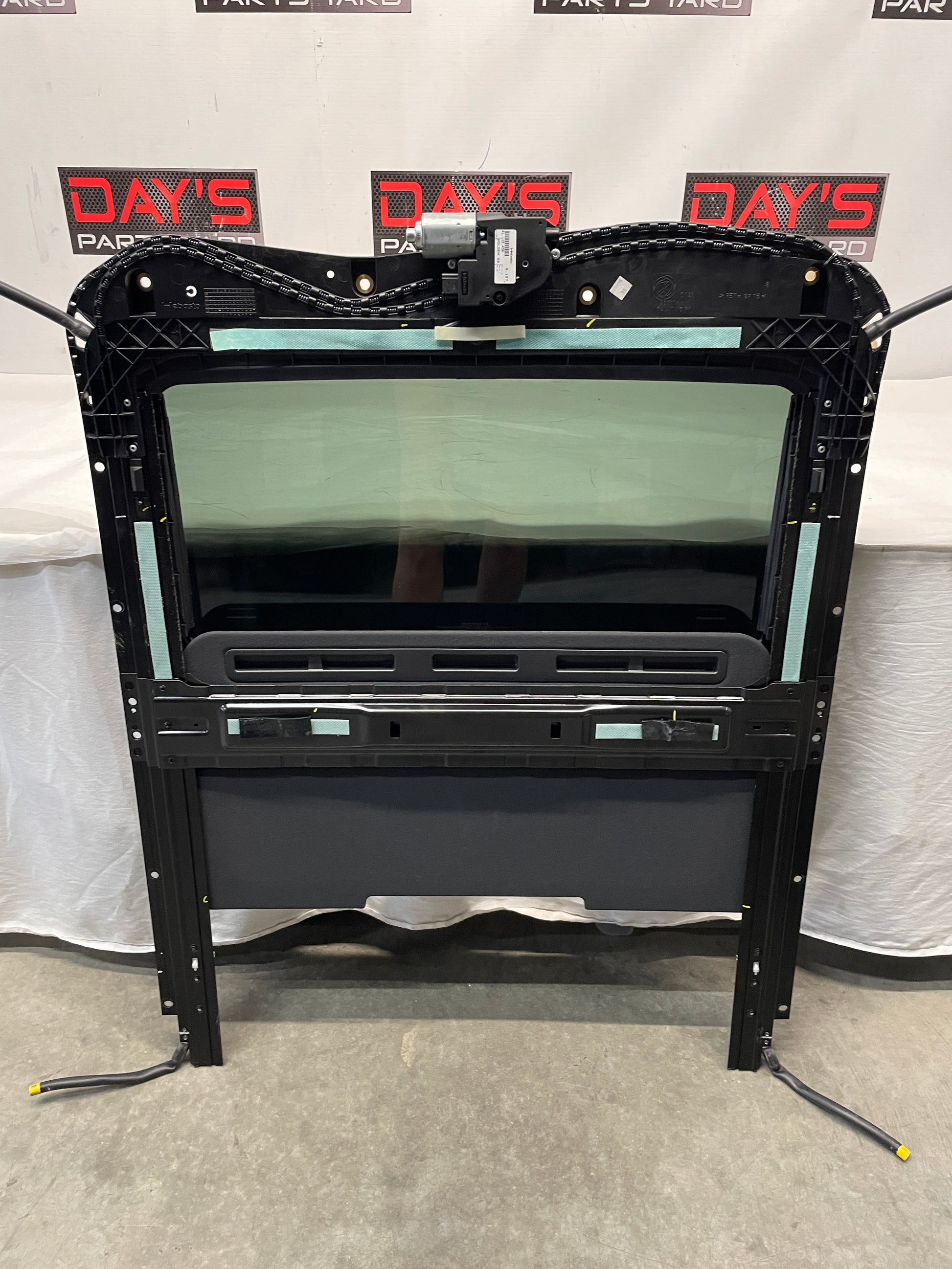 2009 Pontiac G8 Sun Moon Roof Sunroof Moonroof OEM - Day's Parts Yard