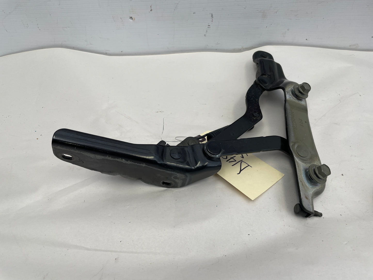 2017 Chevy SS Sedan RH & LH Trunk Hinges OEM - Day's Parts Yard