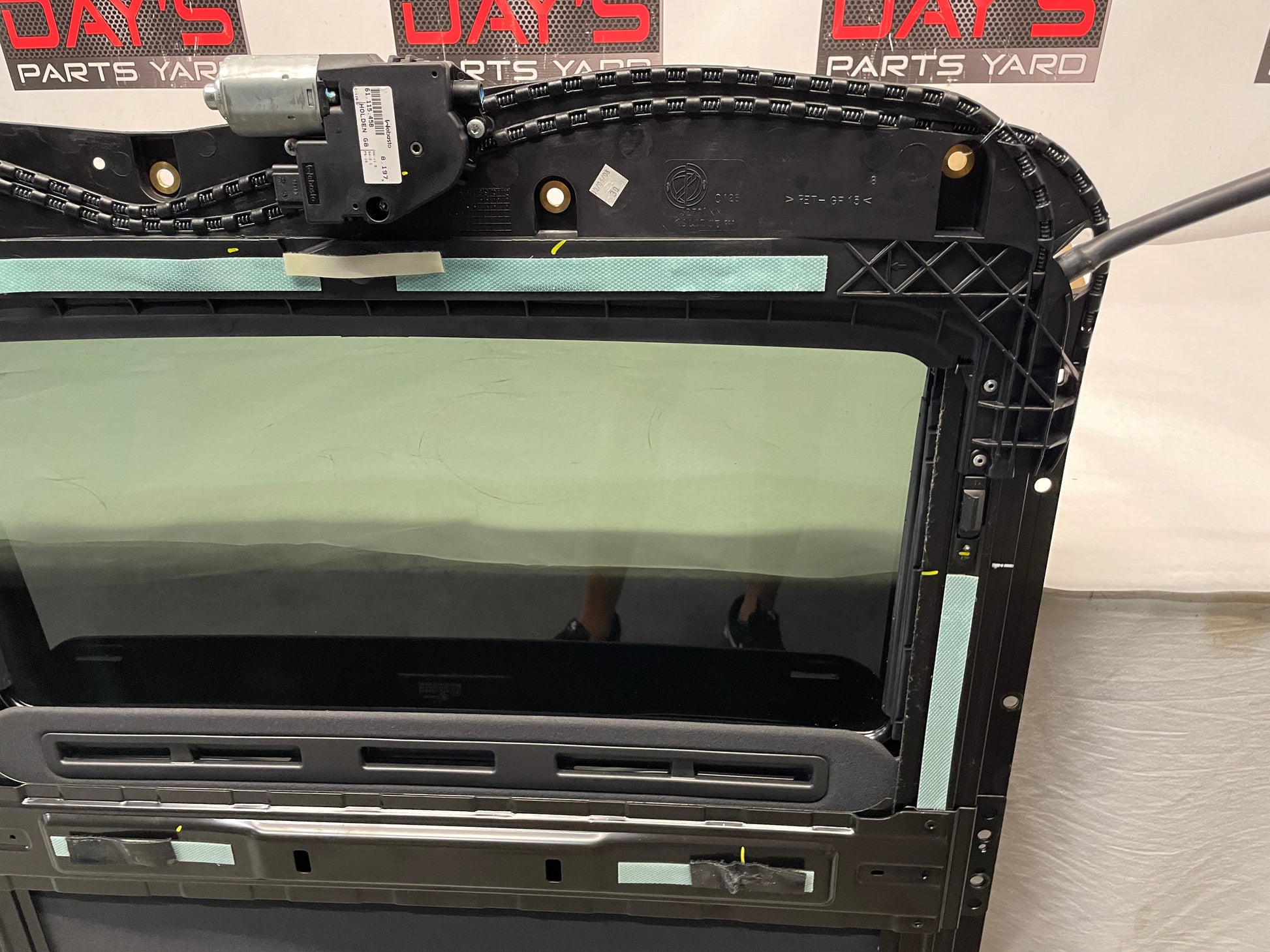 2009 Pontiac G8 Sun Moon Roof Sunroof Moonroof OEM - Day's Parts Yard