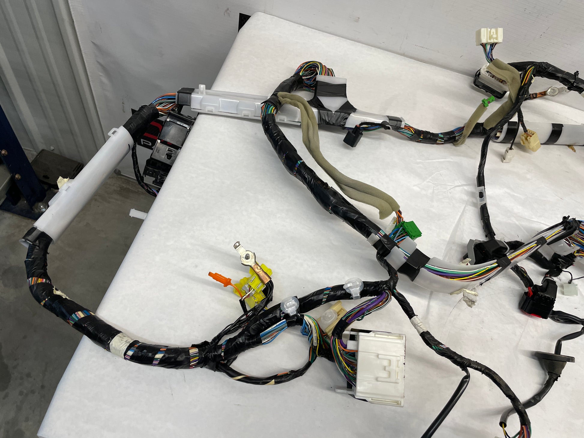 2009 Pontiac G8 Body Wire Wiring Harness OEM - Day's Parts Yard