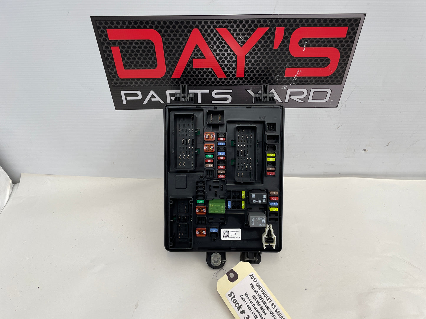 2017 Chevy SS Sedan Rear Fuse Box Relay Panel OEM - Day's Parts Yard