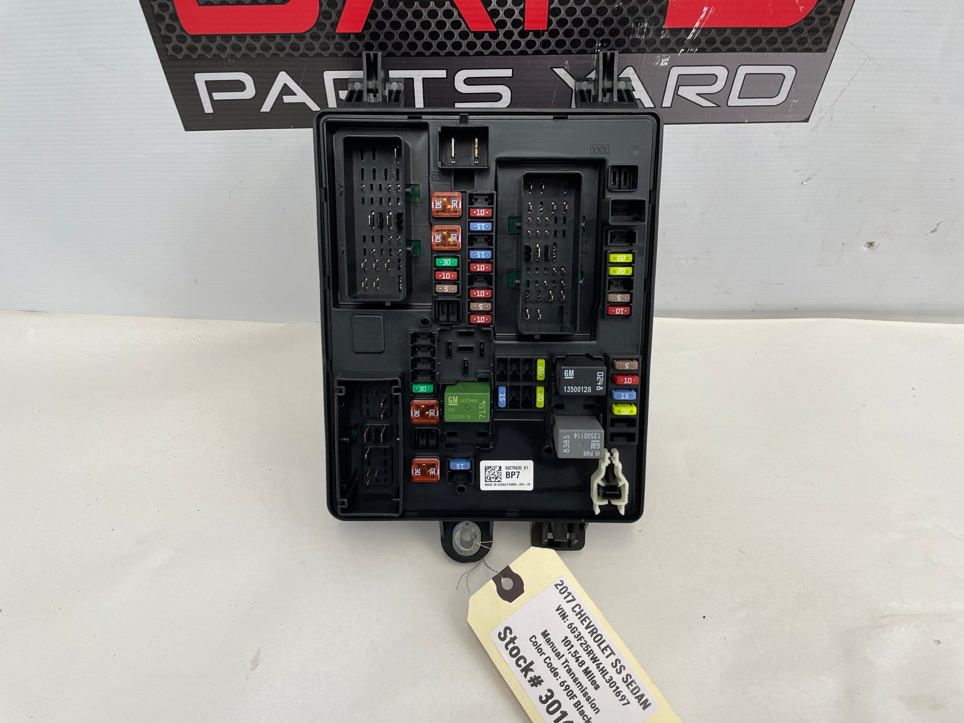 2017 Chevy SS Sedan Rear Fuse Box Relay Panel OEM - Day's Parts Yard