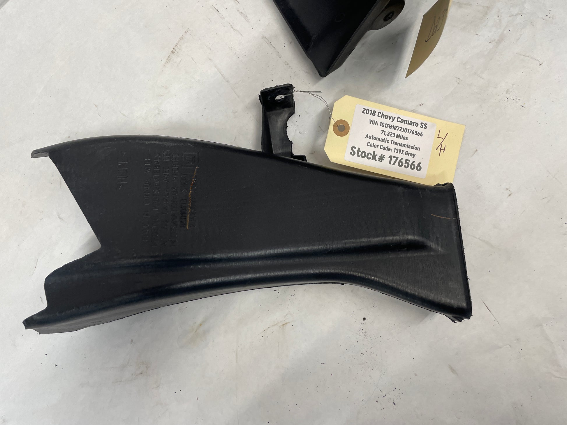 2018 Chevy Camaro SS Front Auxiliary Radiator Brake Rotor Air Cooling Duct OEM - Day's Parts Yard
