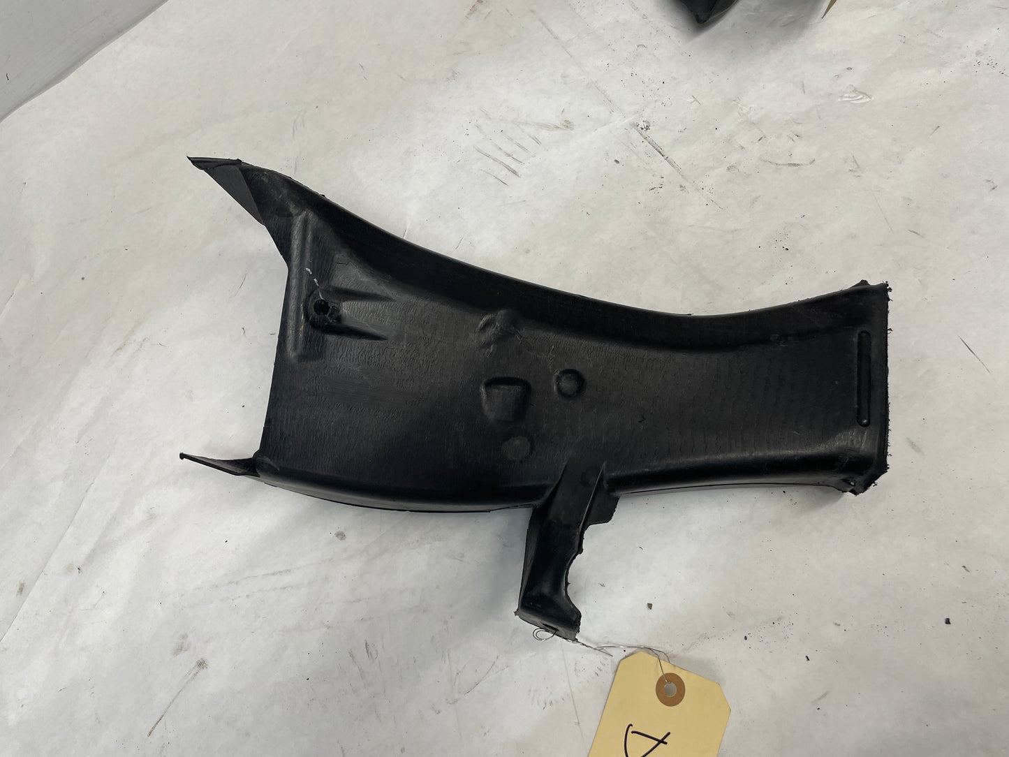 2018 Chevy Camaro SS Front Auxiliary Radiator Brake Rotor Air Cooling Duct OEM - Day's Parts Yard