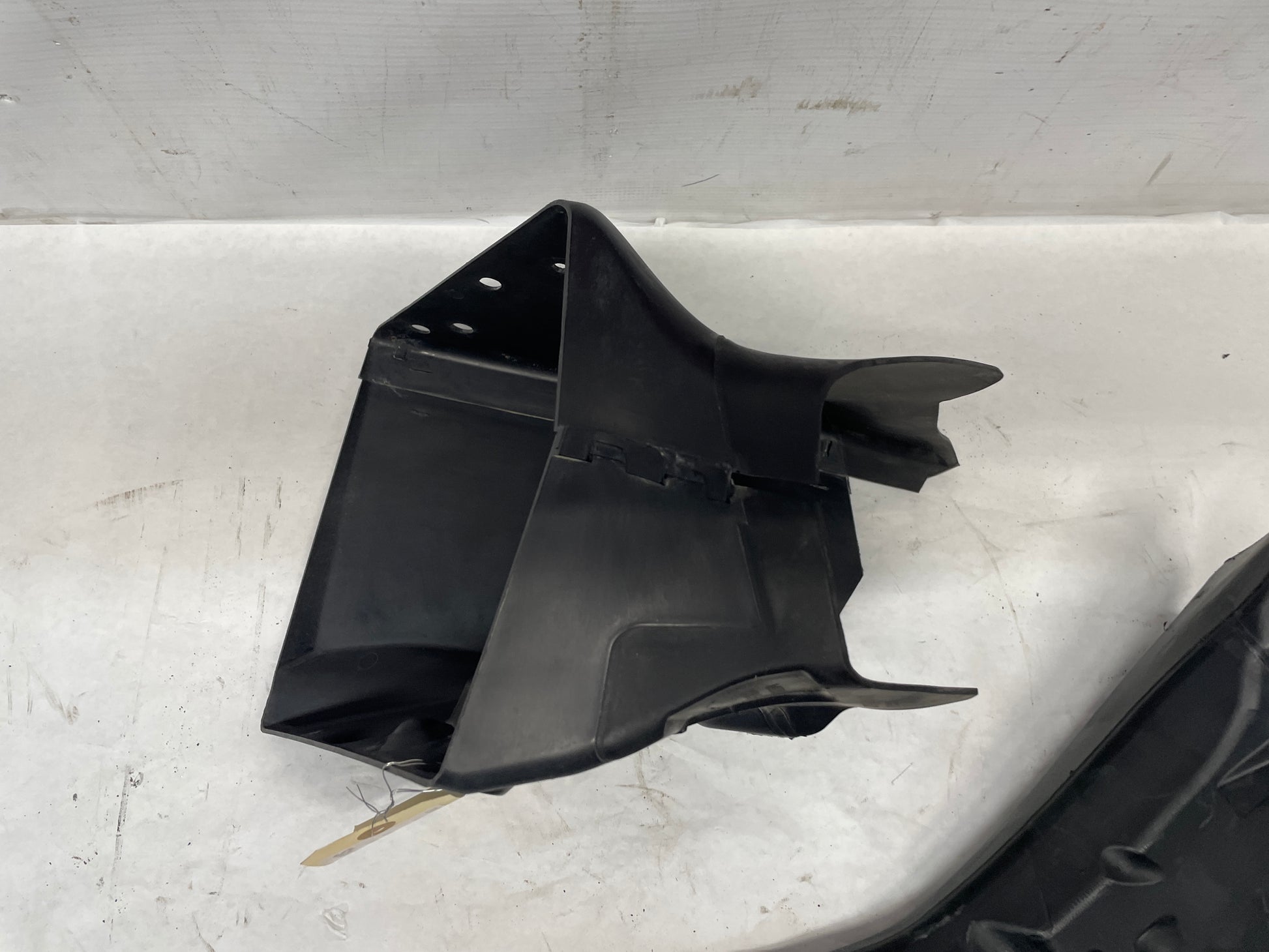 2018 Chevy Camaro SS Front Auxiliary Radiator Brake Rotor Air Cooling Duct OEM - Day's Parts Yard