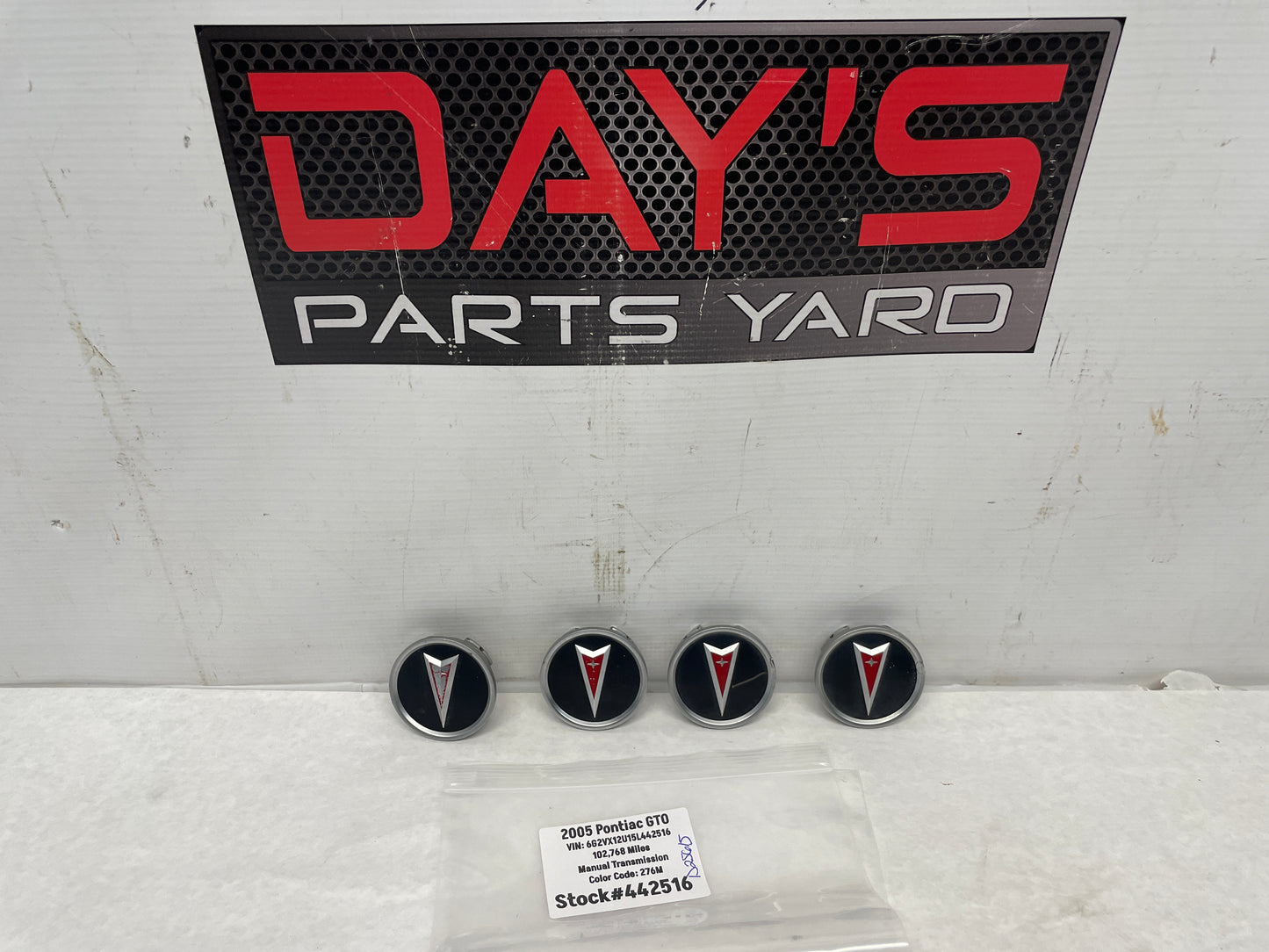 2005 Pontiac GTO Wheel Center Caps OEM - Day's Parts Yard