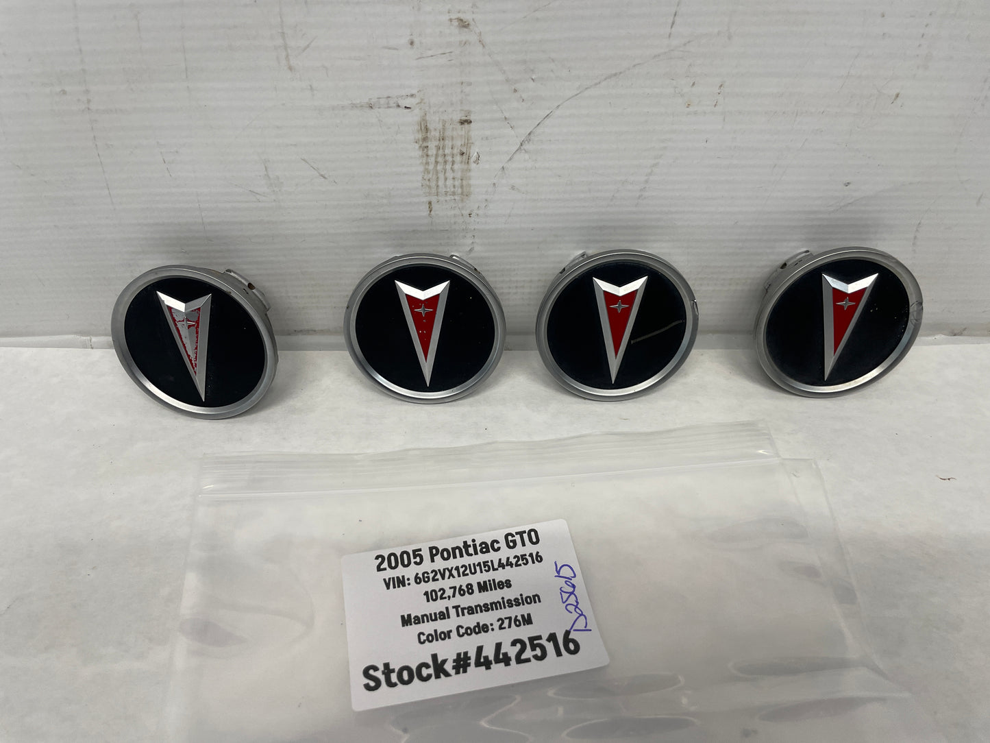 2005 Pontiac GTO Wheel Center Caps OEM - Day's Parts Yard