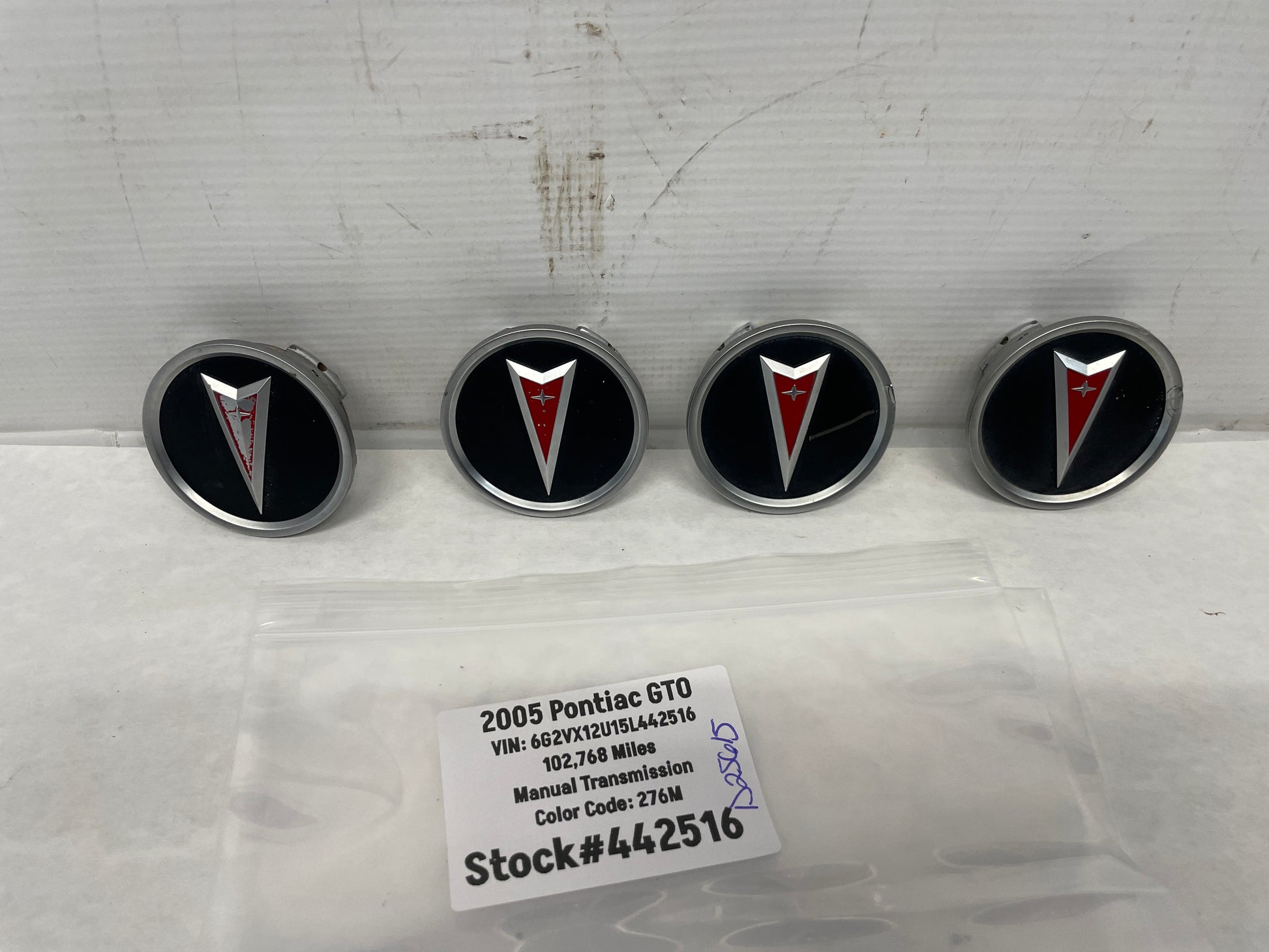 2005 Pontiac GTO Wheel Center Caps OEM - Day's Parts Yard