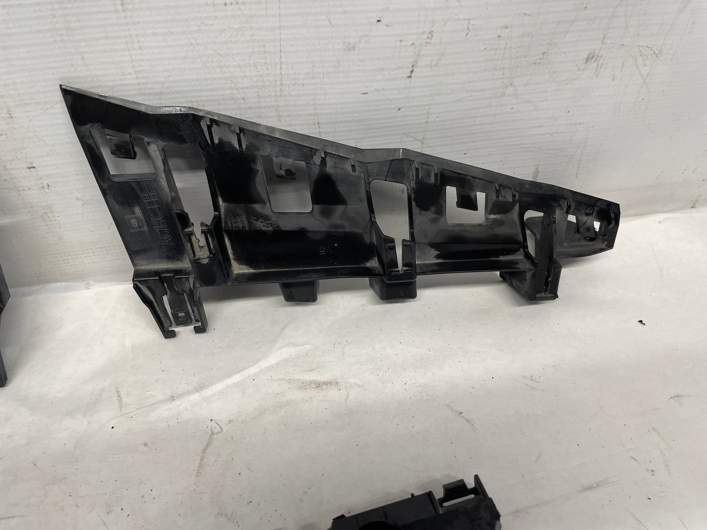 2018 Chevy Camaro SS Rear Bumper Tail Light Lamp Brackets Guides Clips OEM