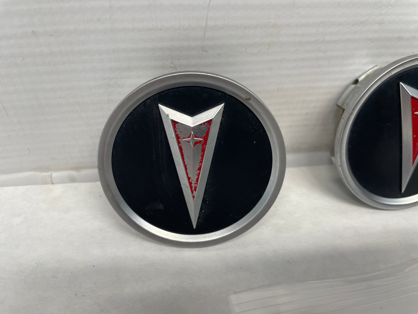 2005 Pontiac GTO Wheel Center Caps OEM - Day's Parts Yard