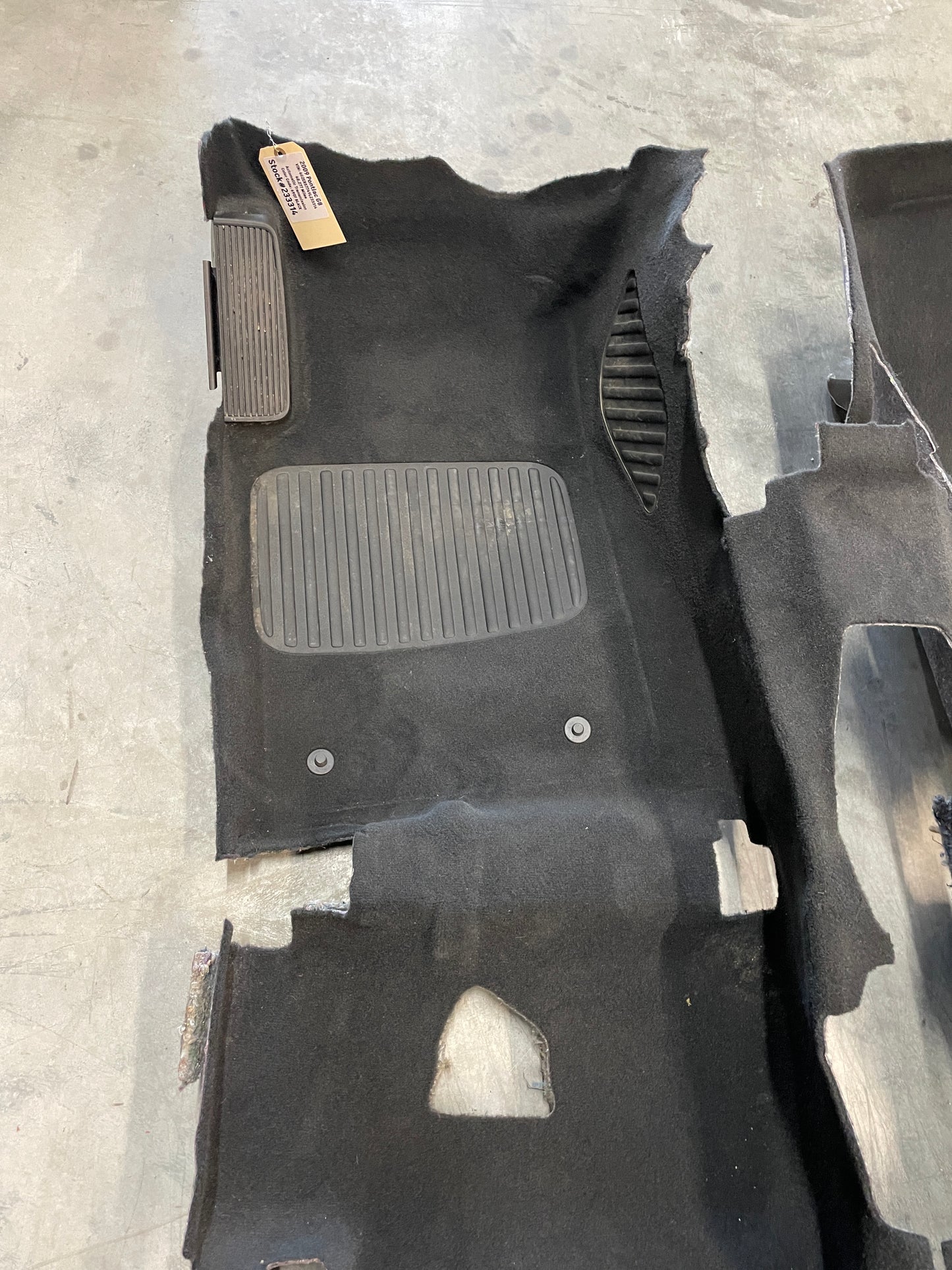 2009 Pontiac G8 Complete Floor Carpet OEM - Day's Parts Yard