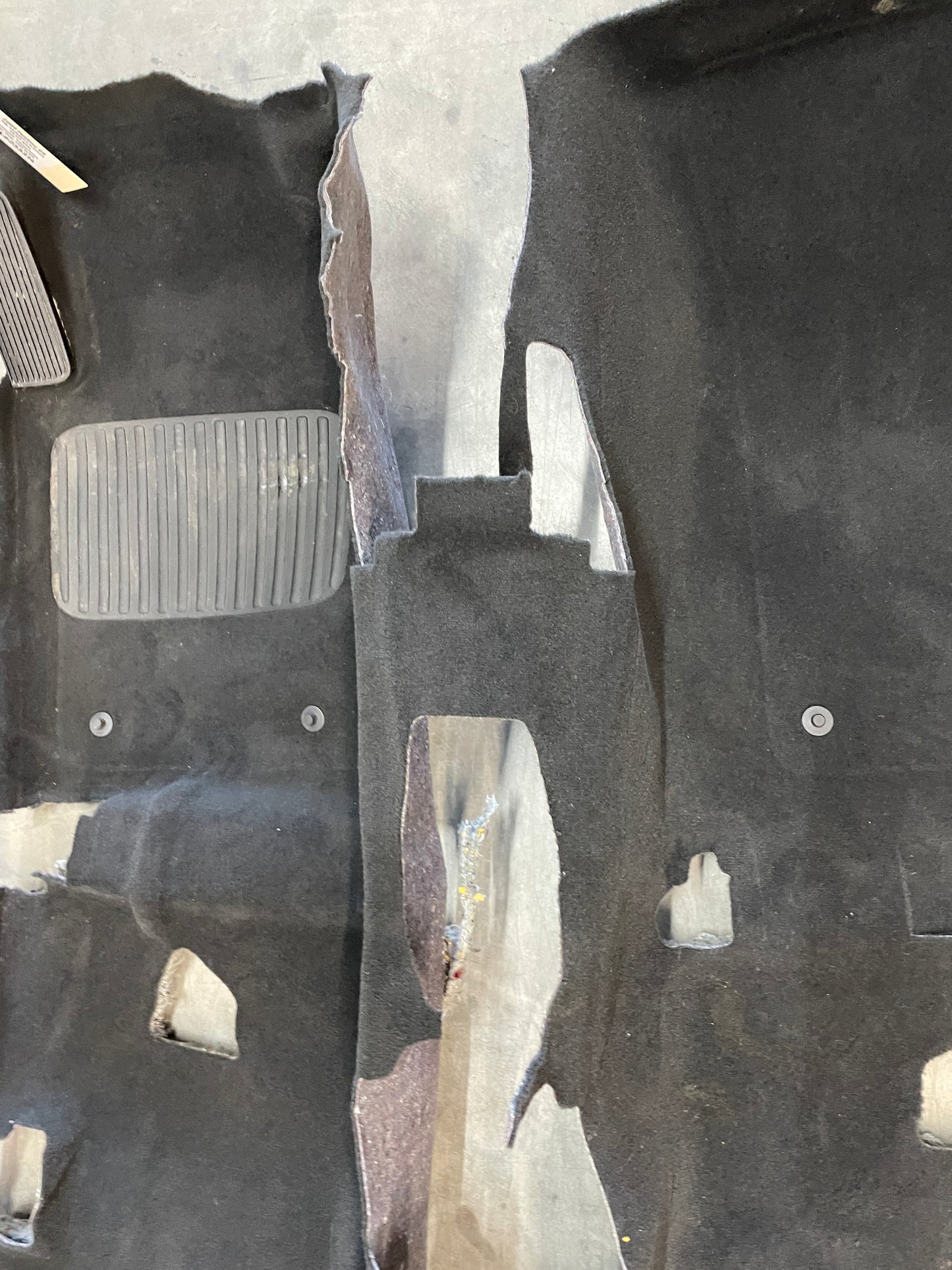 2009 Pontiac G8 Complete Floor Carpet OEM - Day's Parts Yard