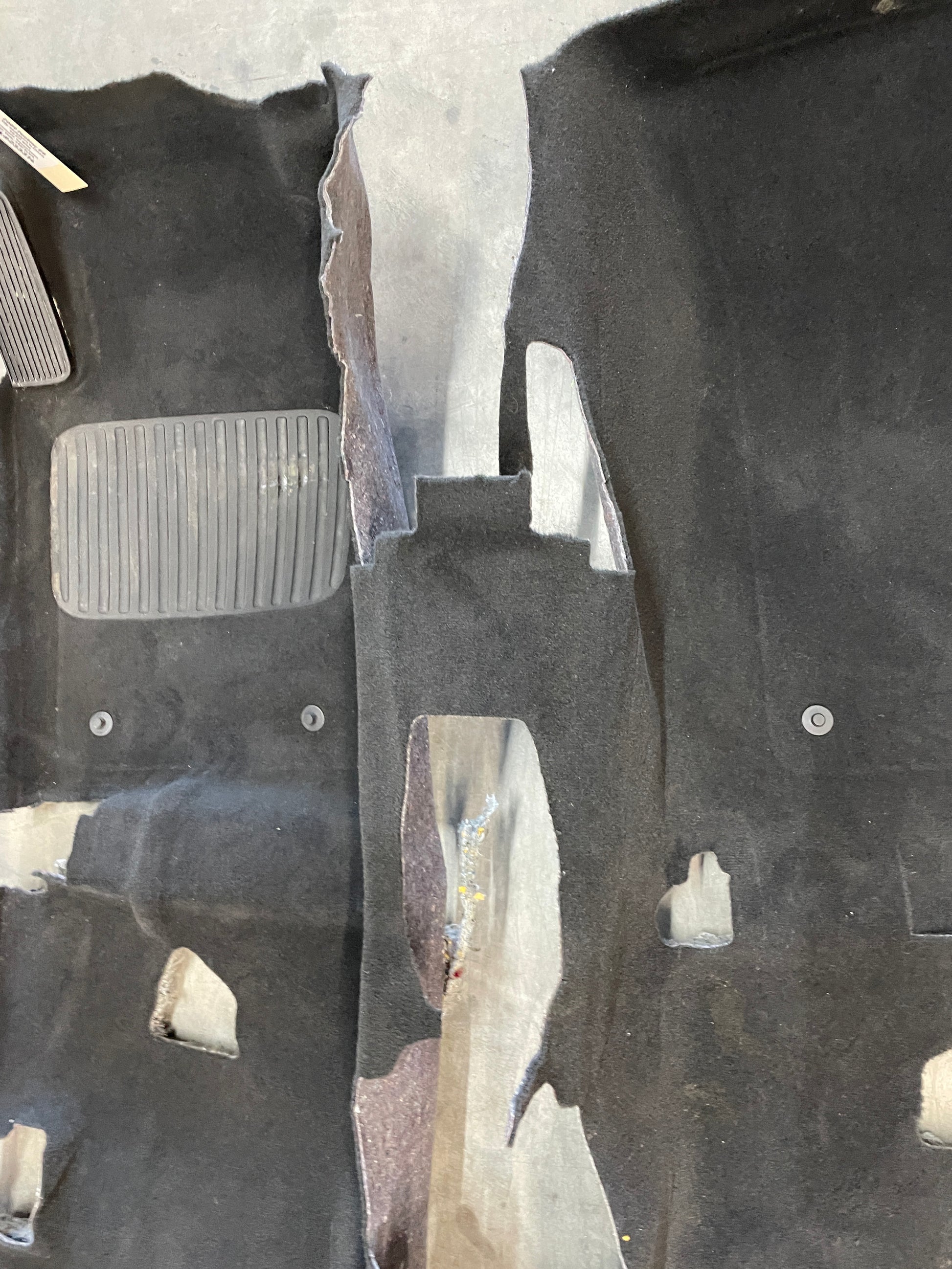 2009 Pontiac G8 Complete Floor Carpet OEM - Day's Parts Yard