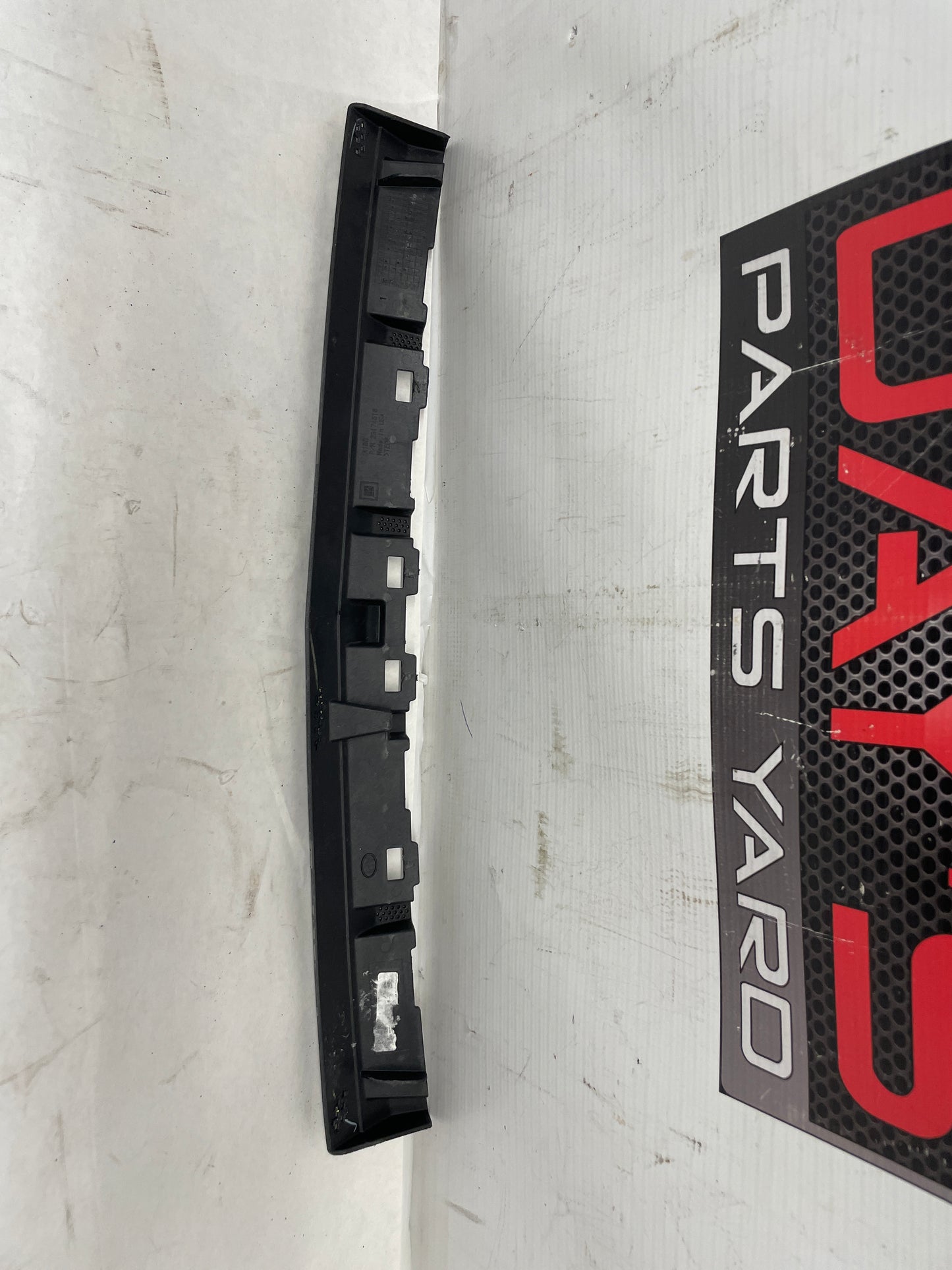 2018 Chevy Camaro SS Rear Bumper Center Upper Mounting Bracket Guide OEM - Day's Parts Yard