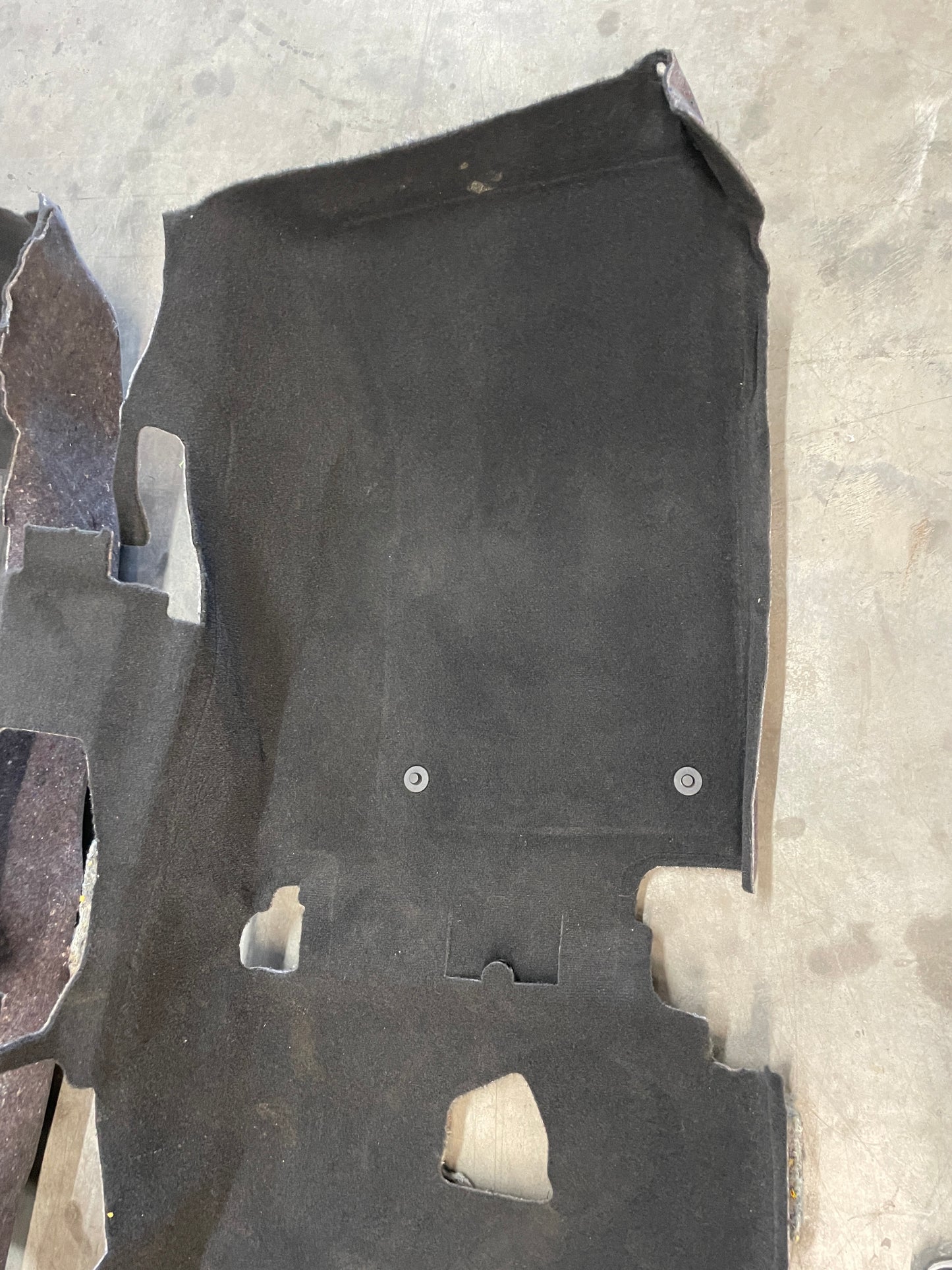 2009 Pontiac G8 Complete Floor Carpet OEM - Day's Parts Yard