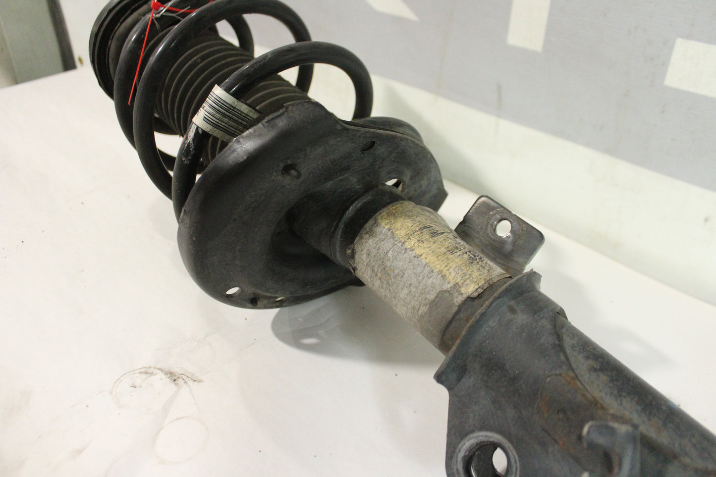 2012 Chevy Camaro SS Front RH Passenger Shock Strut Assembly Absorber OEM