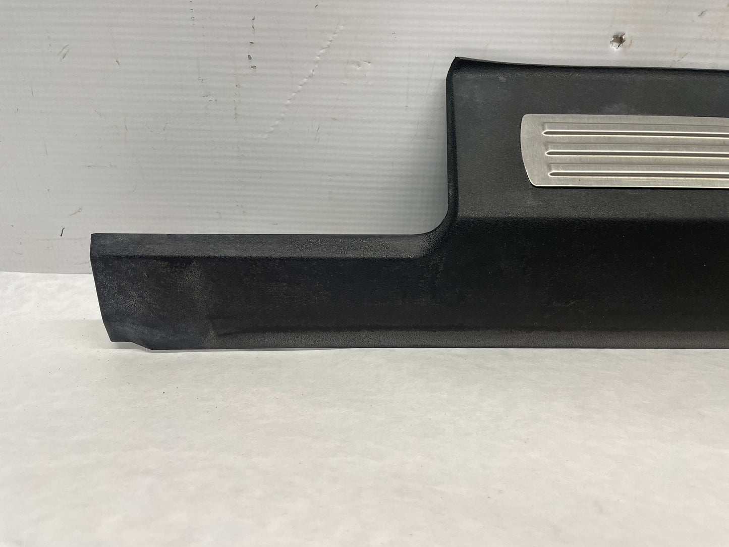 2014 Chevy SS Sedan LH Driver Front Door Scuff Sill Plate Panel OEM