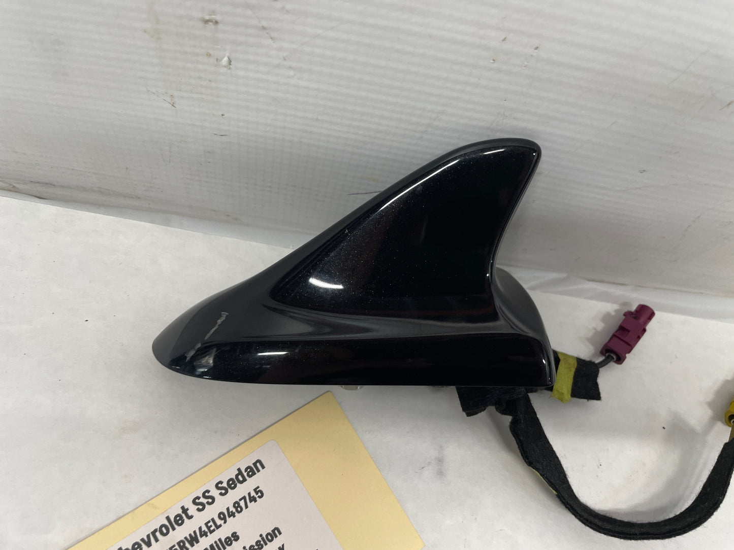 2014 Chevy SS Sedan Shark Fin Antenna Black 92262446 OEM