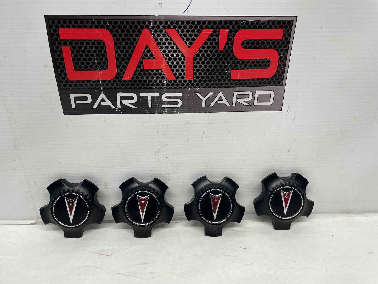 2009 Pontiac G8 GT Wheel Center Caps OEM - Day's Parts Yard