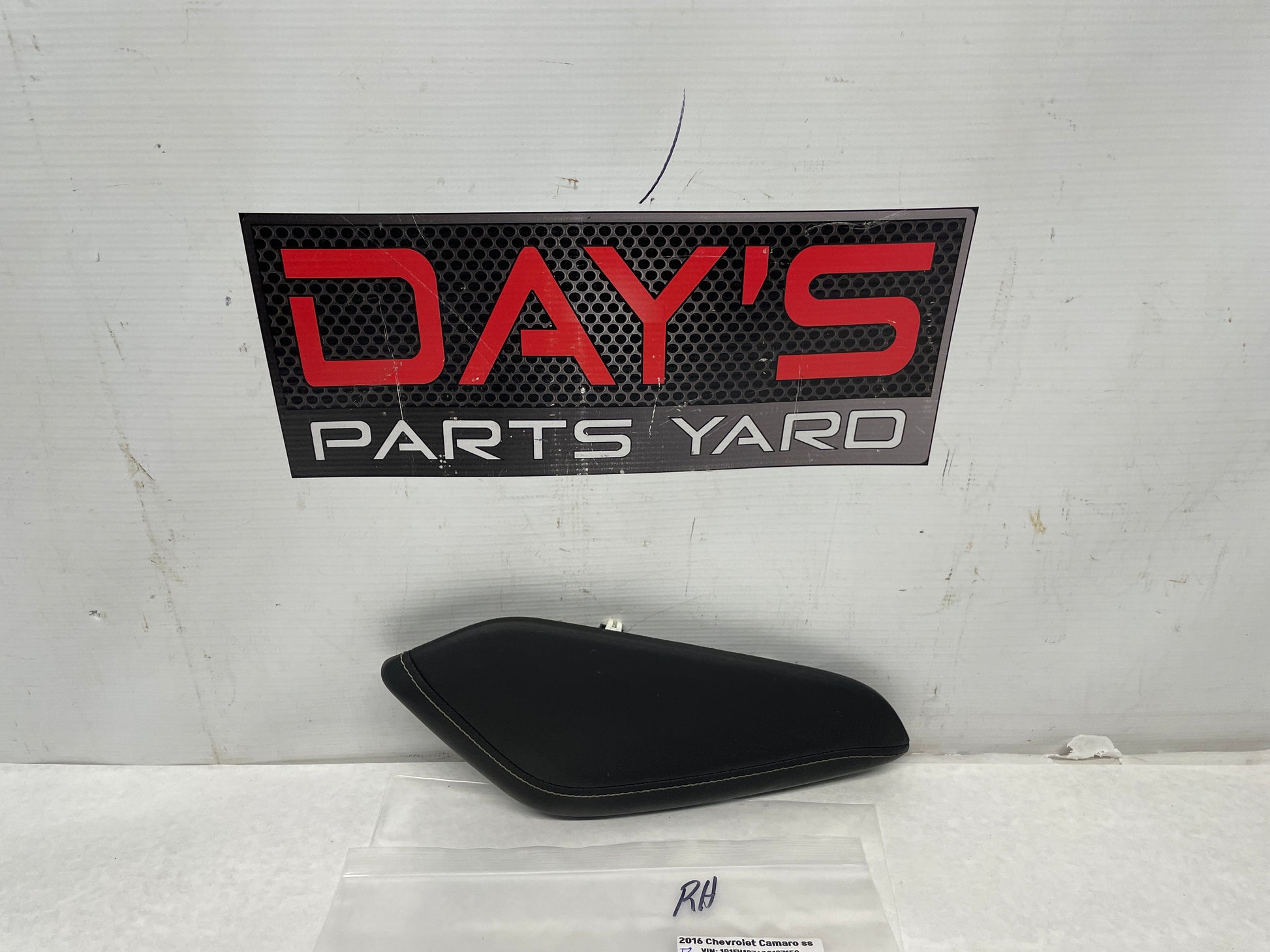 2016 Chevy Camaro SS RH Passenger Center Console Extension Knee Pad Panel OEM - Day's Parts Yard