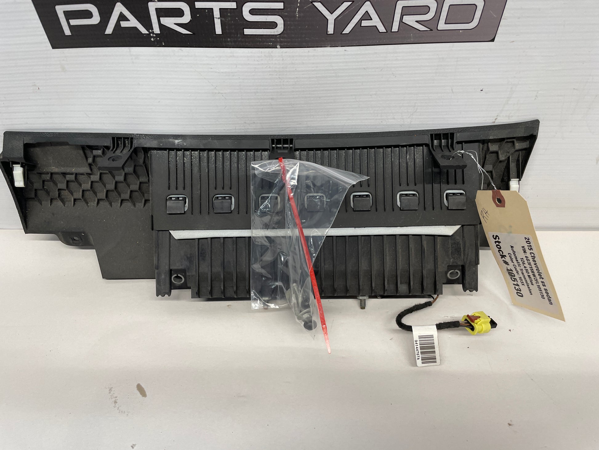 2015 Chevy SS Sedan RH Passenger Side Knee Dash Airbag Air Bag OEM - Day's Parts Yard
