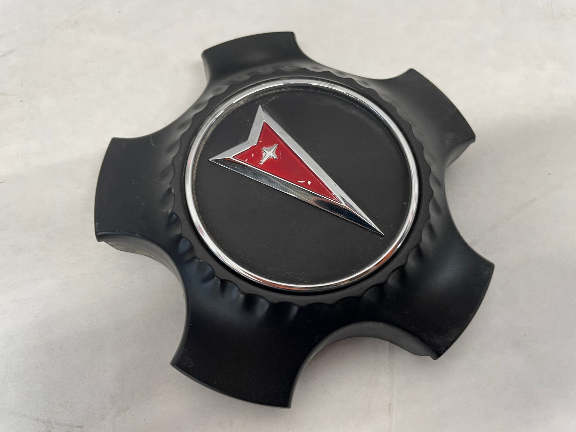 2009 Pontiac G8 GT Wheel Center Caps OEM - Day's Parts Yard