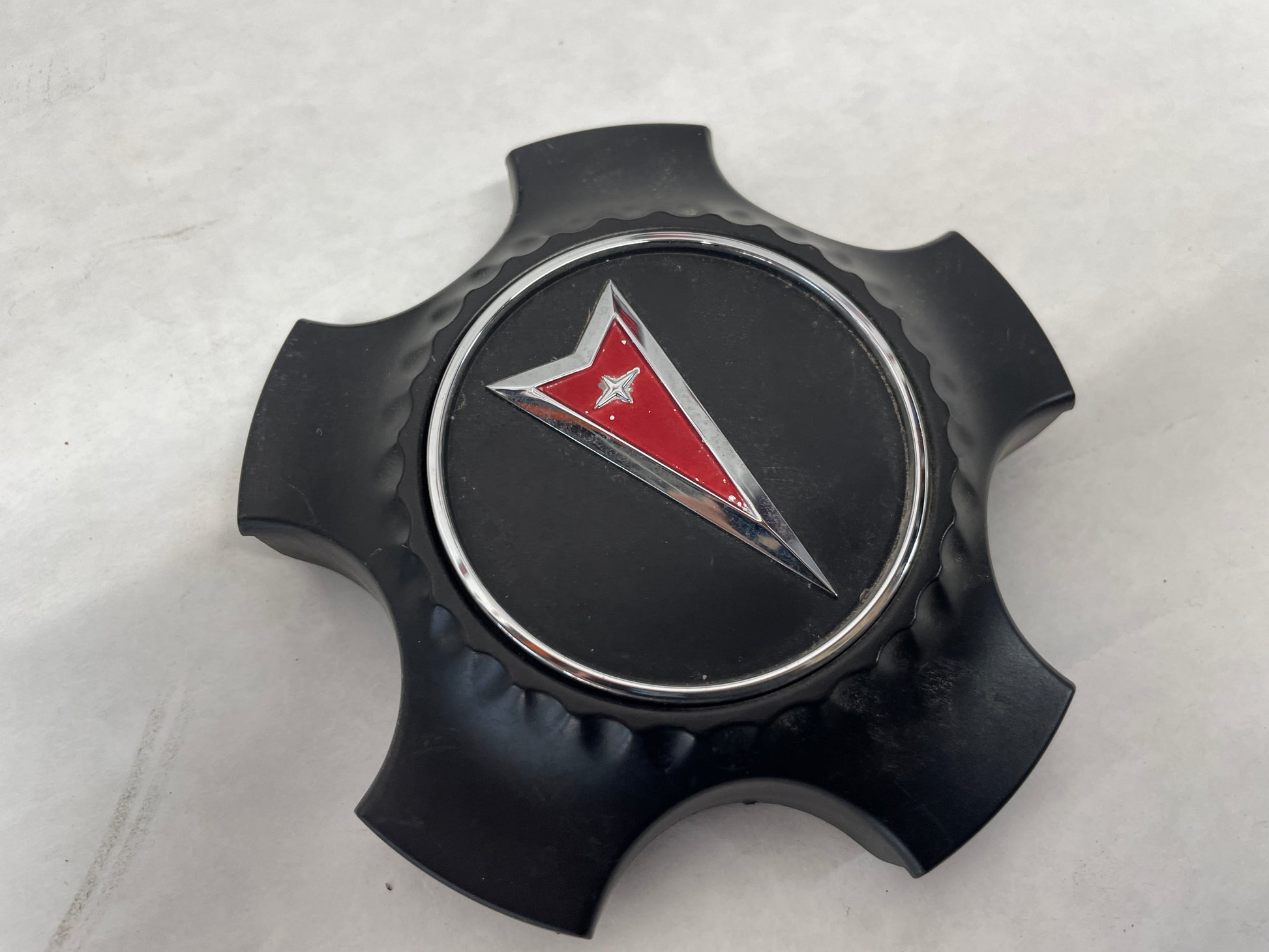 2009 Pontiac G8 GT Wheel Center Caps OEM - Day's Parts Yard