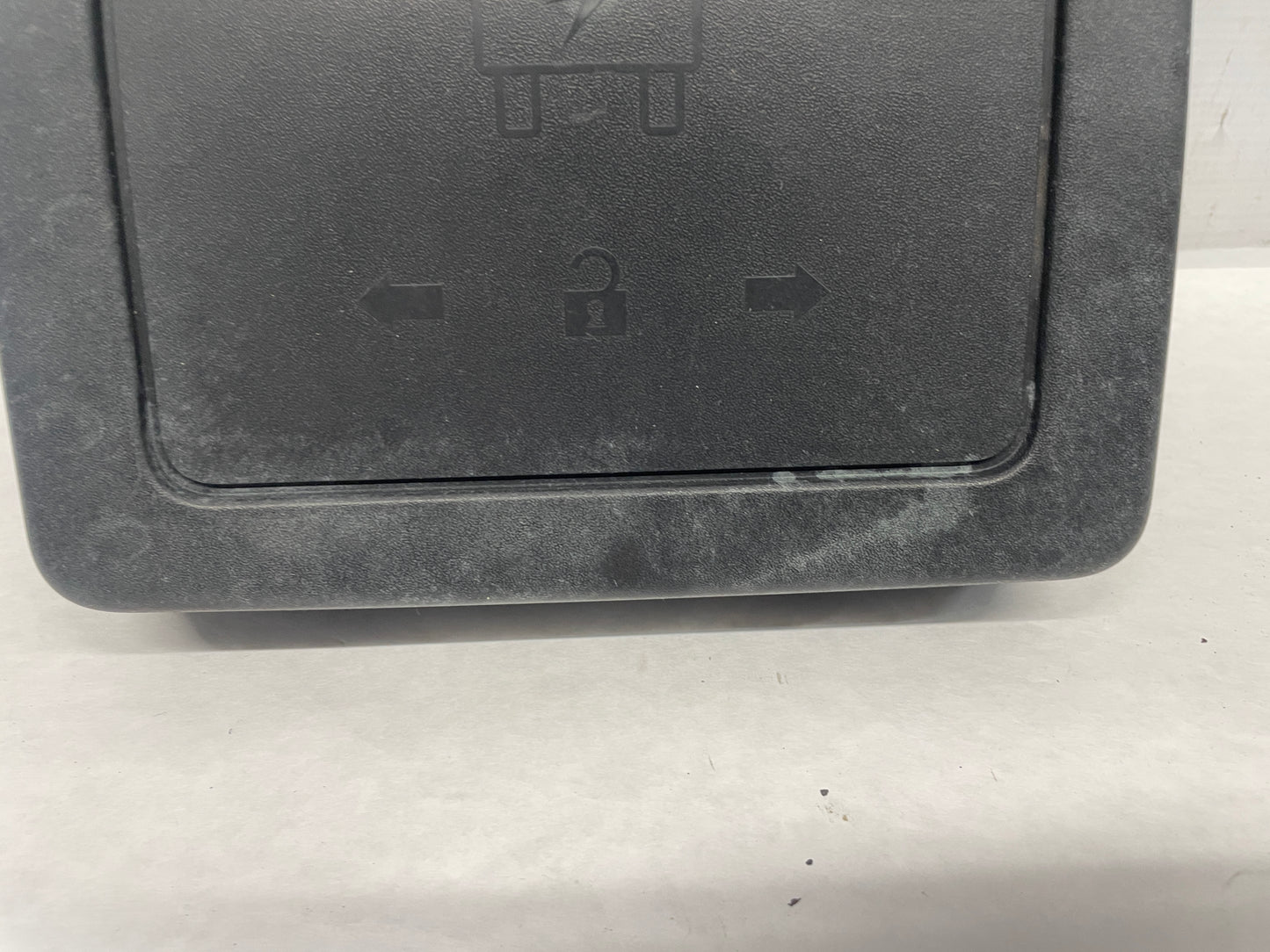 2014 Chevy SS Sedan Engine Bay Fuse Box Block Relay Cover Lid OEM