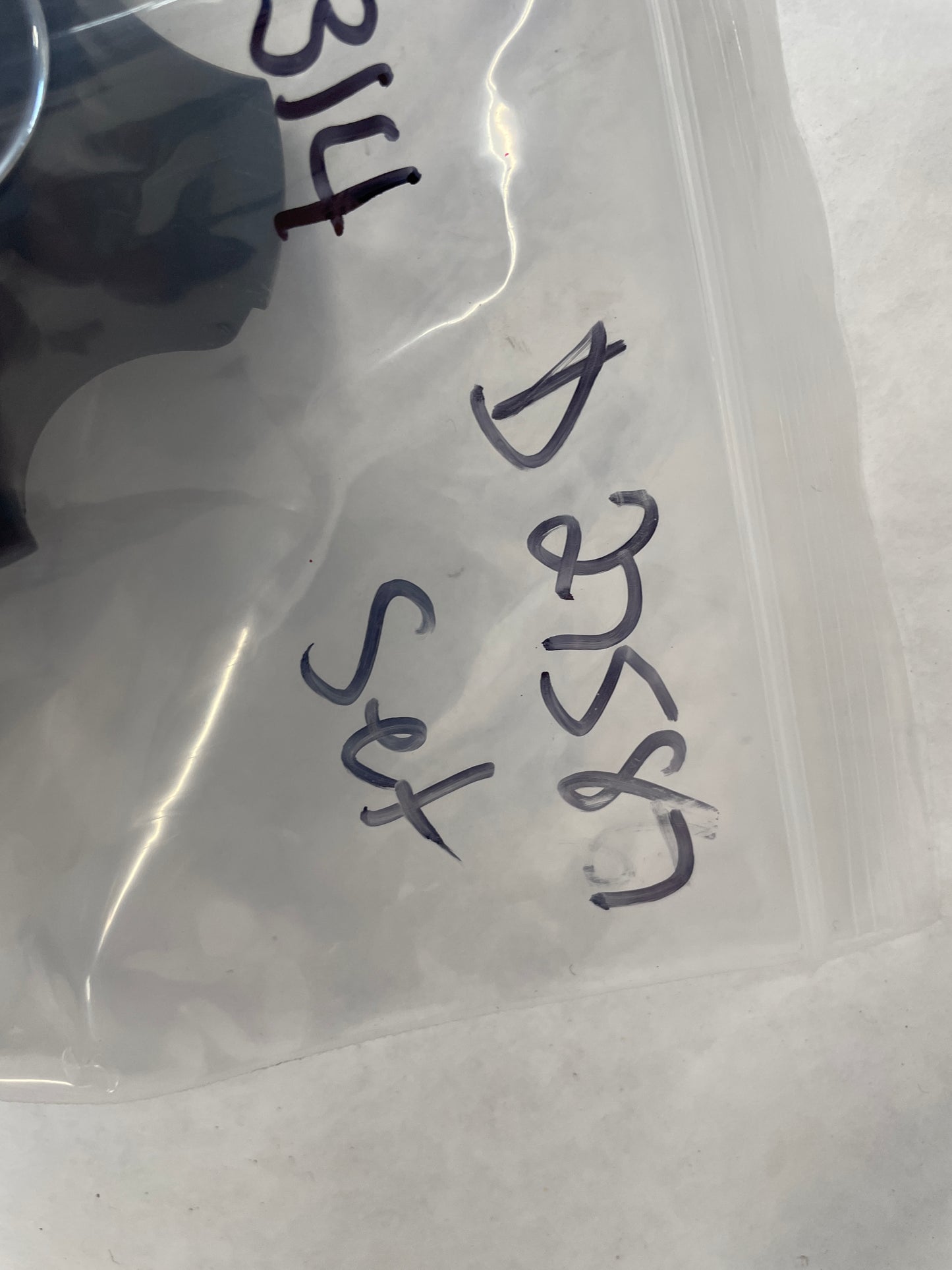 2009 Pontiac G8 GT Wheel Center Caps OEM - Day's Parts Yard