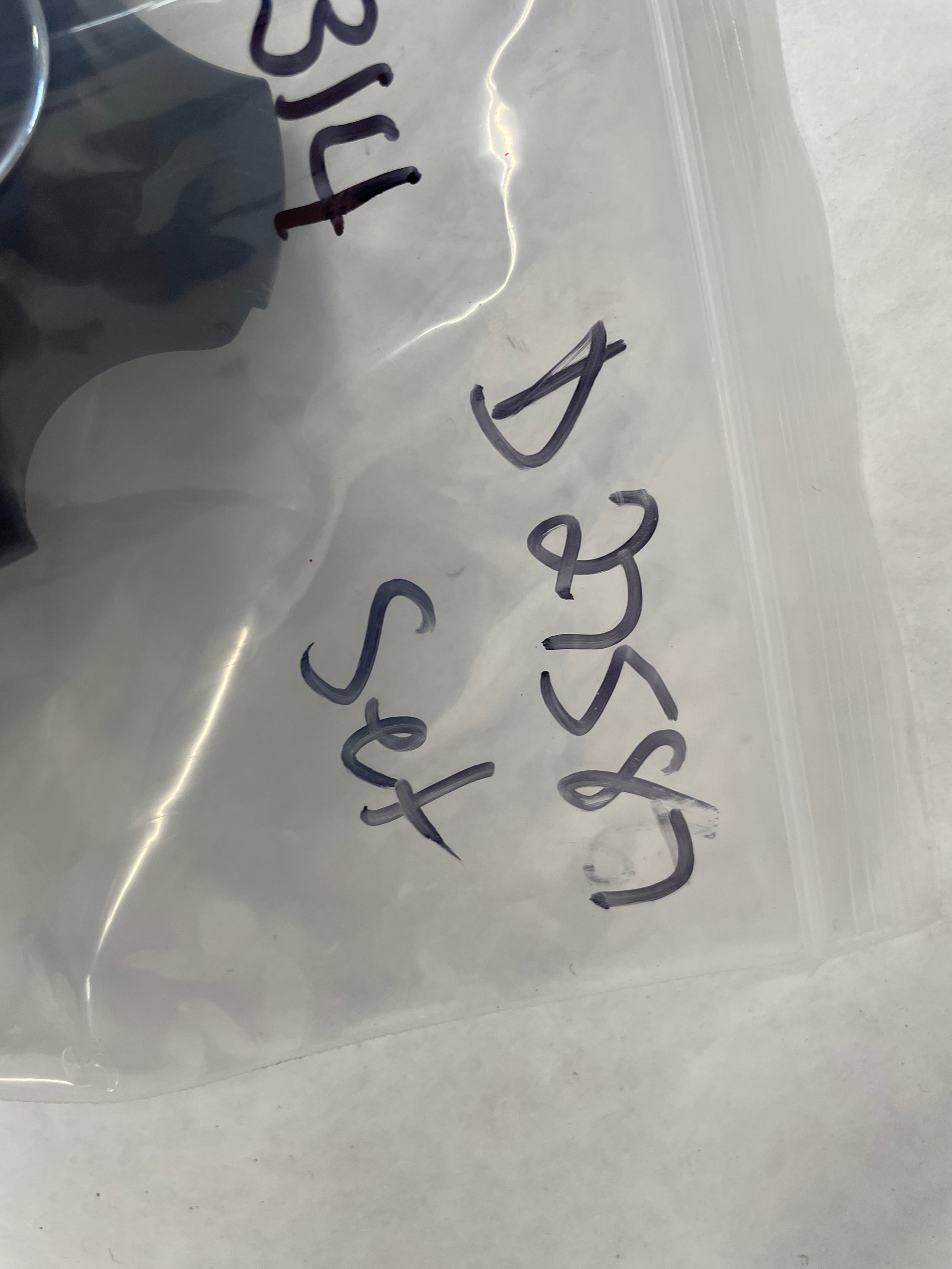 2009 Pontiac G8 GT Wheel Center Caps OEM - Day's Parts Yard