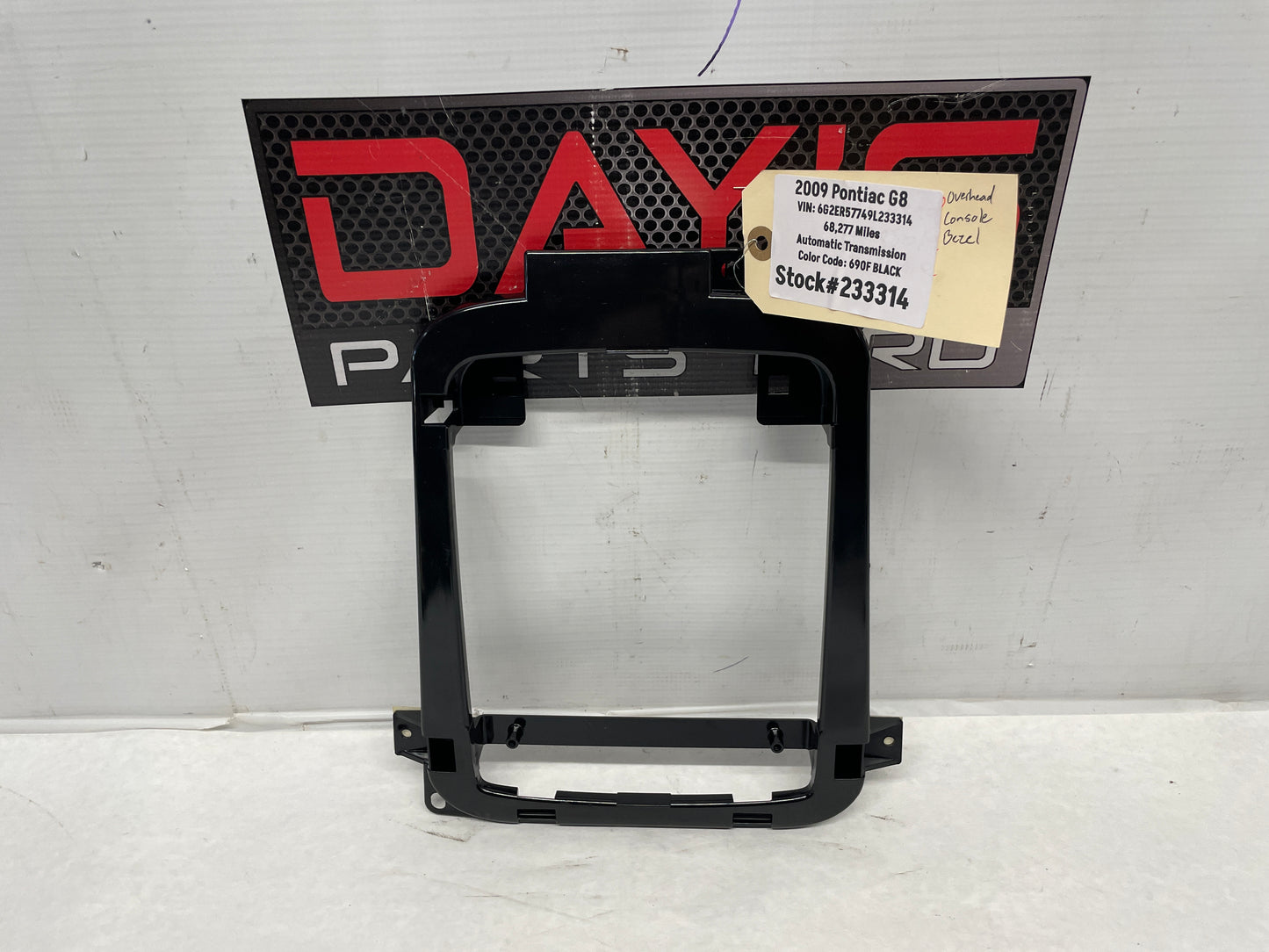 2009 Pontiac G8 GT Over Head Console Dome Light Frame Bracket Brace Bezel OEM - Day's Parts Yard