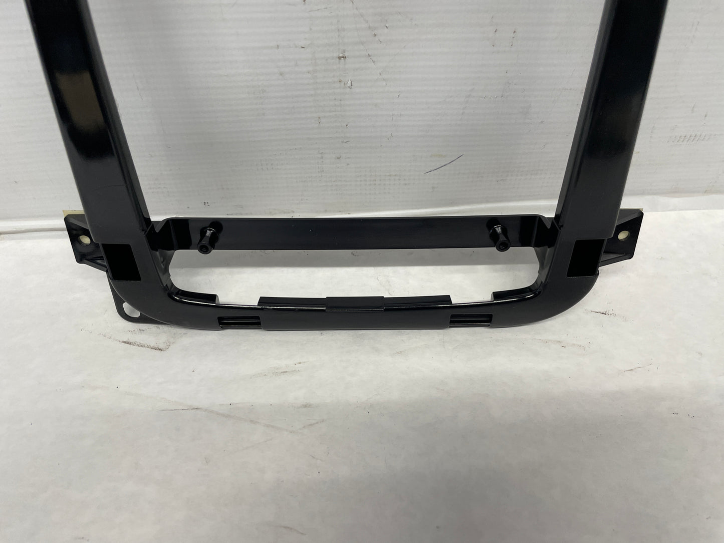 2009 Pontiac G8 GT Over Head Console Dome Light Frame Bracket Brace Bezel OEM - Day's Parts Yard