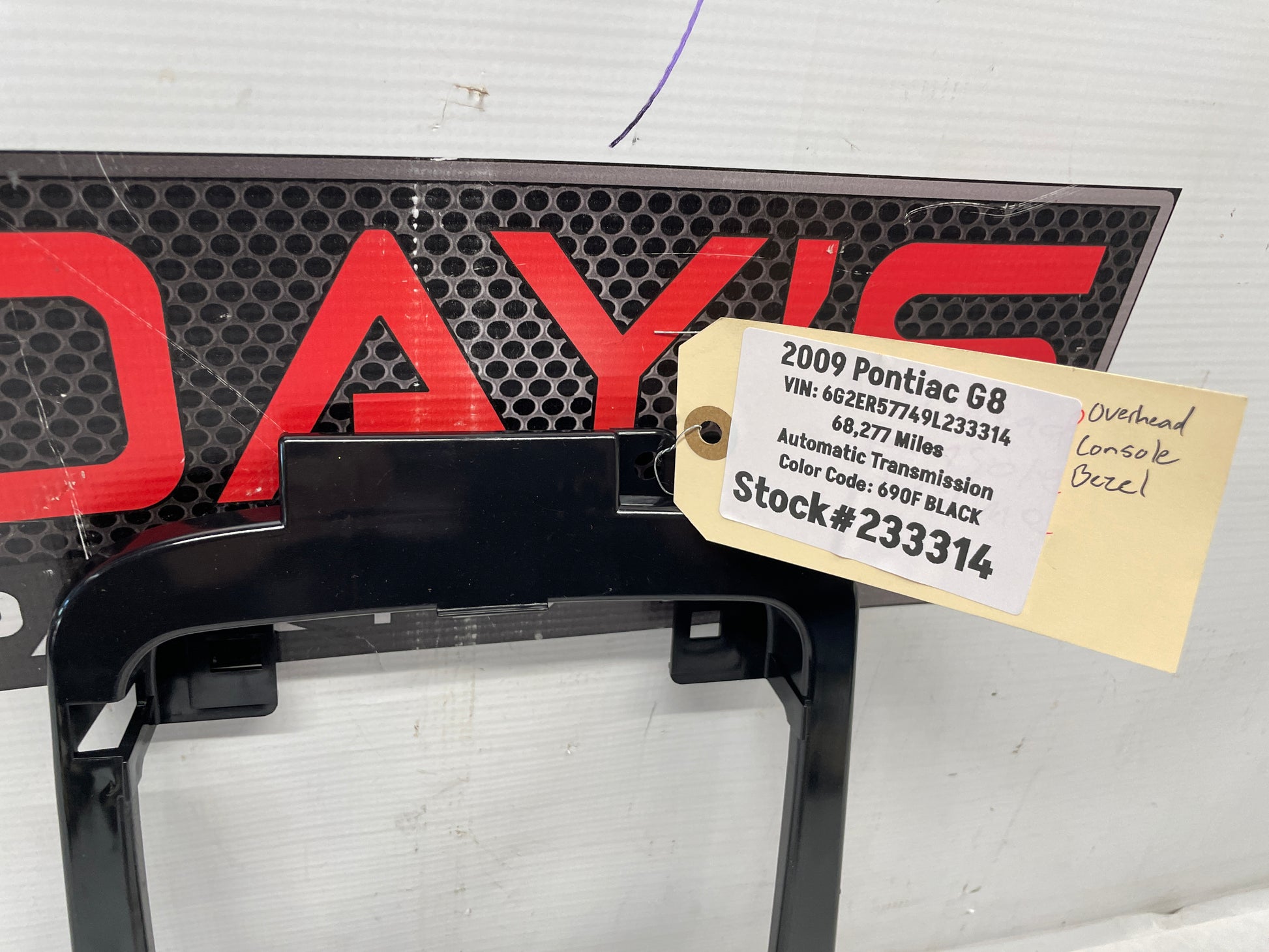 2009 Pontiac G8 GT Over Head Console Dome Light Frame Bracket Brace Bezel OEM - Day's Parts Yard