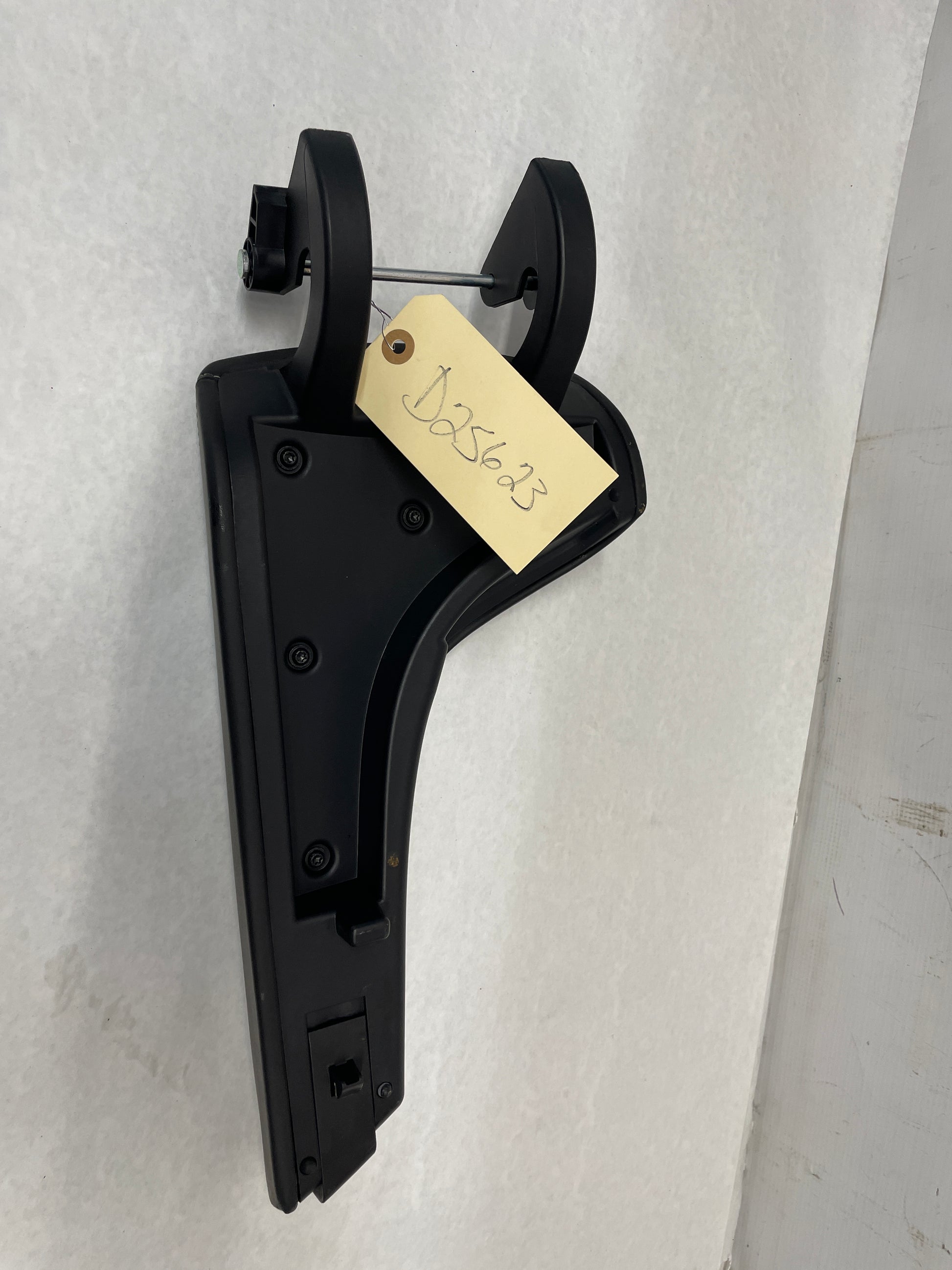 2016 Chevy Camaro SS Center Console Lid OEM - Day's Parts Yard