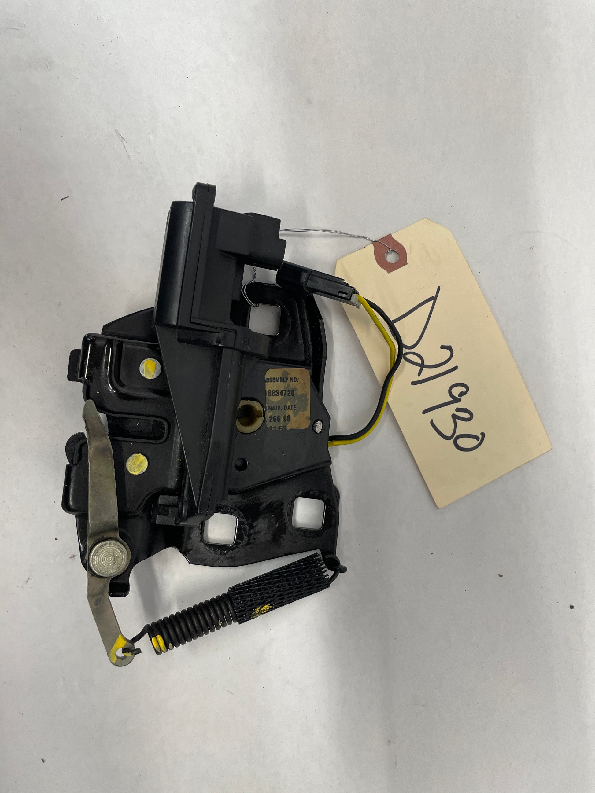1999 Chevy Camaro Z28 Trunk Deck Lid Hatch Latch OEM - Day's Parts Yard