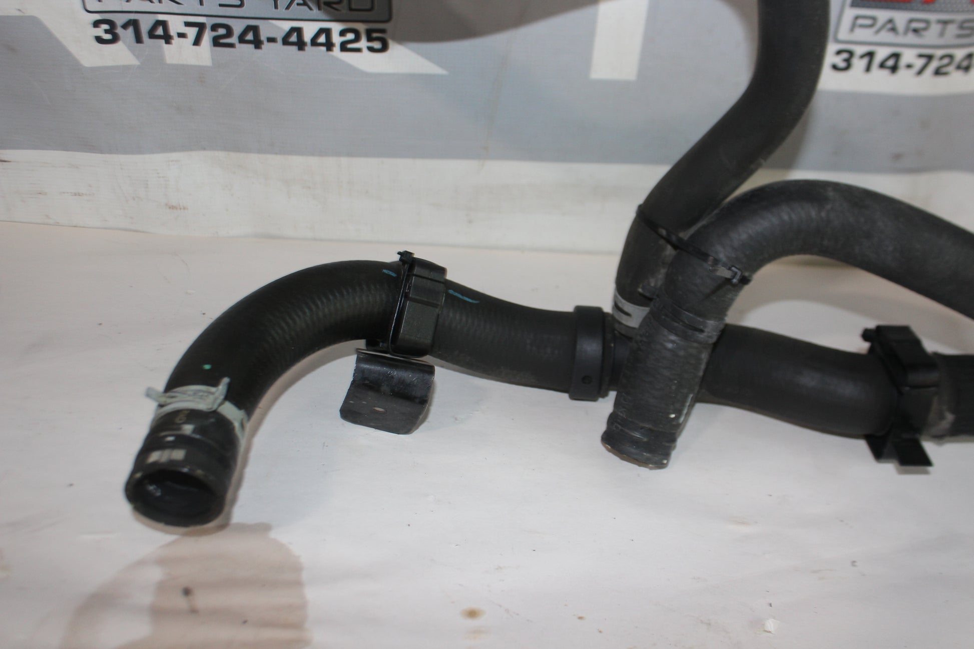2018 Chevy Silverado C1500 Upper and Lower Radiator Hoses OEM - Day's Parts Yard
