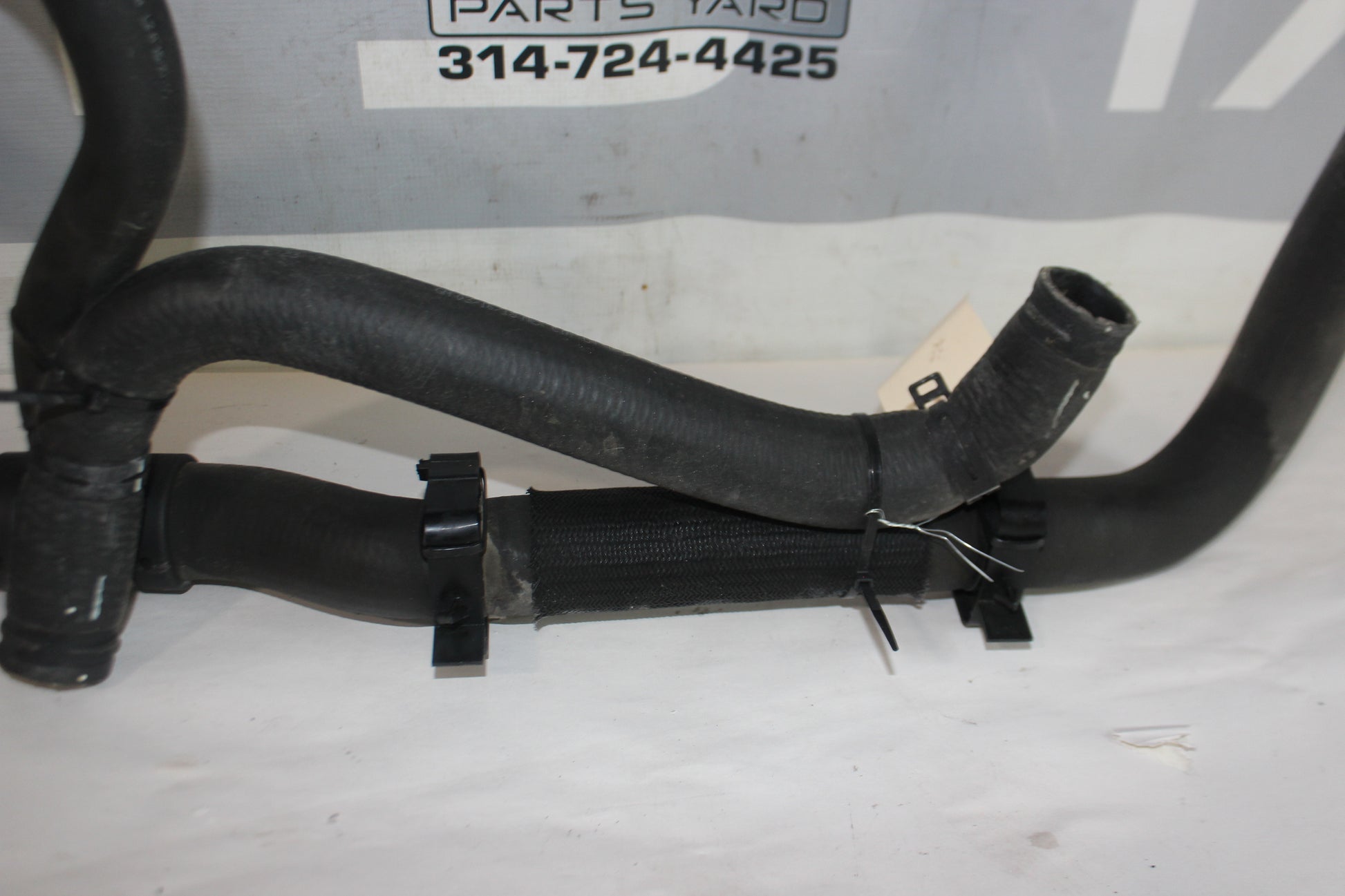 2018 Chevy Silverado C1500 Upper and Lower Radiator Hoses OEM - Day's Parts Yard