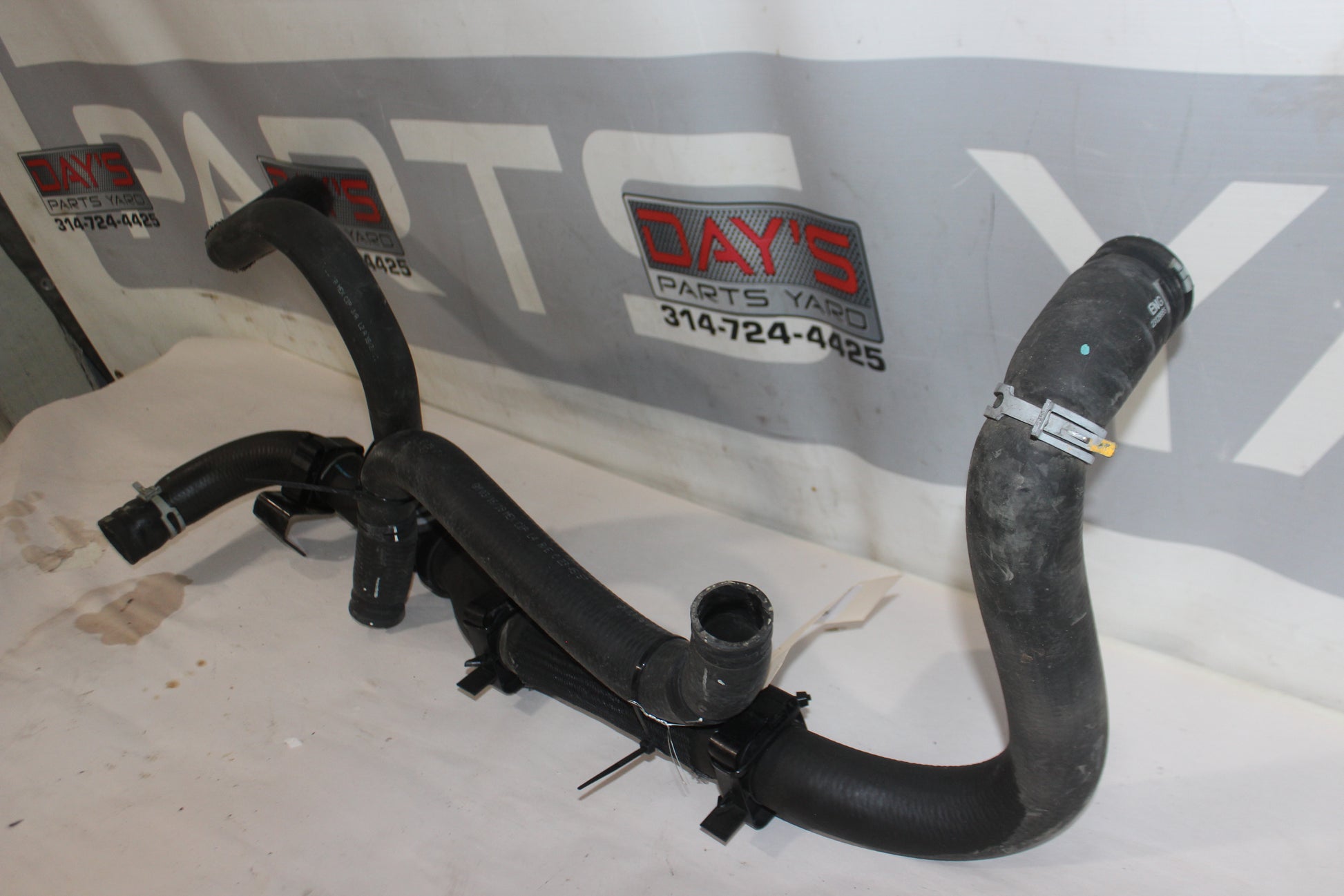 2018 Chevy Silverado C1500 Upper and Lower Radiator Hoses OEM - Day's Parts Yard