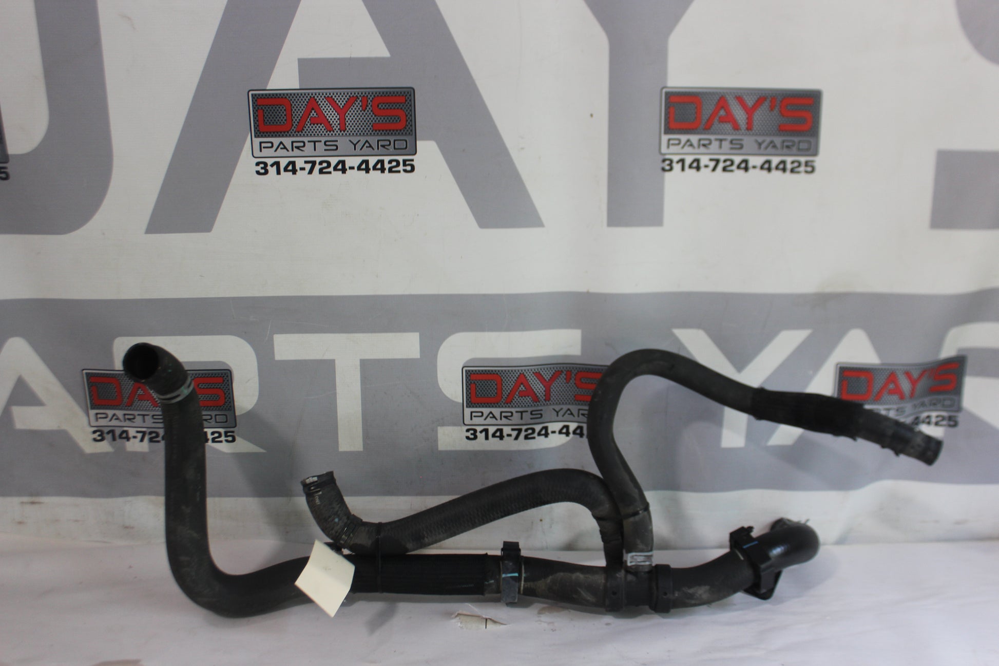2018 Chevy Silverado C1500 Upper and Lower Radiator Hoses OEM - Day's Parts Yard