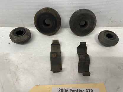 2006 Pontiac GTO Radiator Rubber Bushings Clips Isolators Set OEM