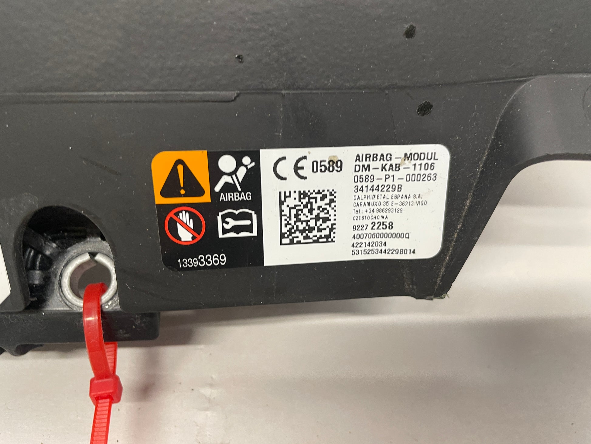 2016 Chevy SS Sedan RH Passenger Side Knee Dash Airbag Air Bag OEM - Day's Parts Yard