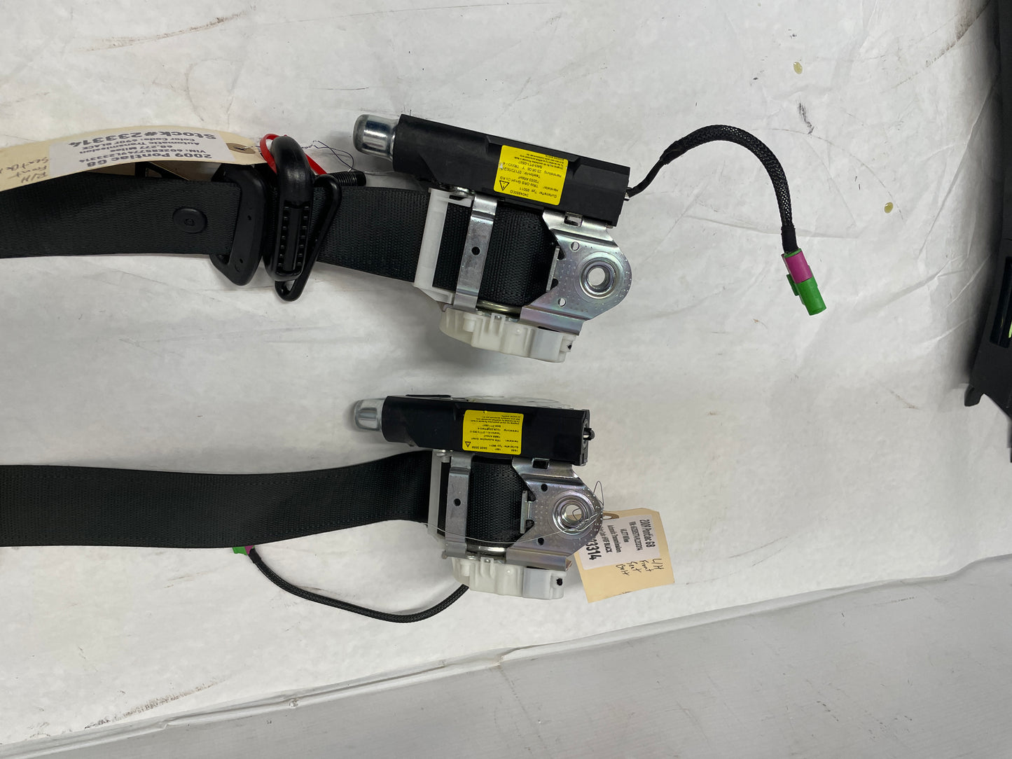 2009 Pontiac G8 RH & LH Front Seat Belts Retractors OEM - Day's Parts Yard